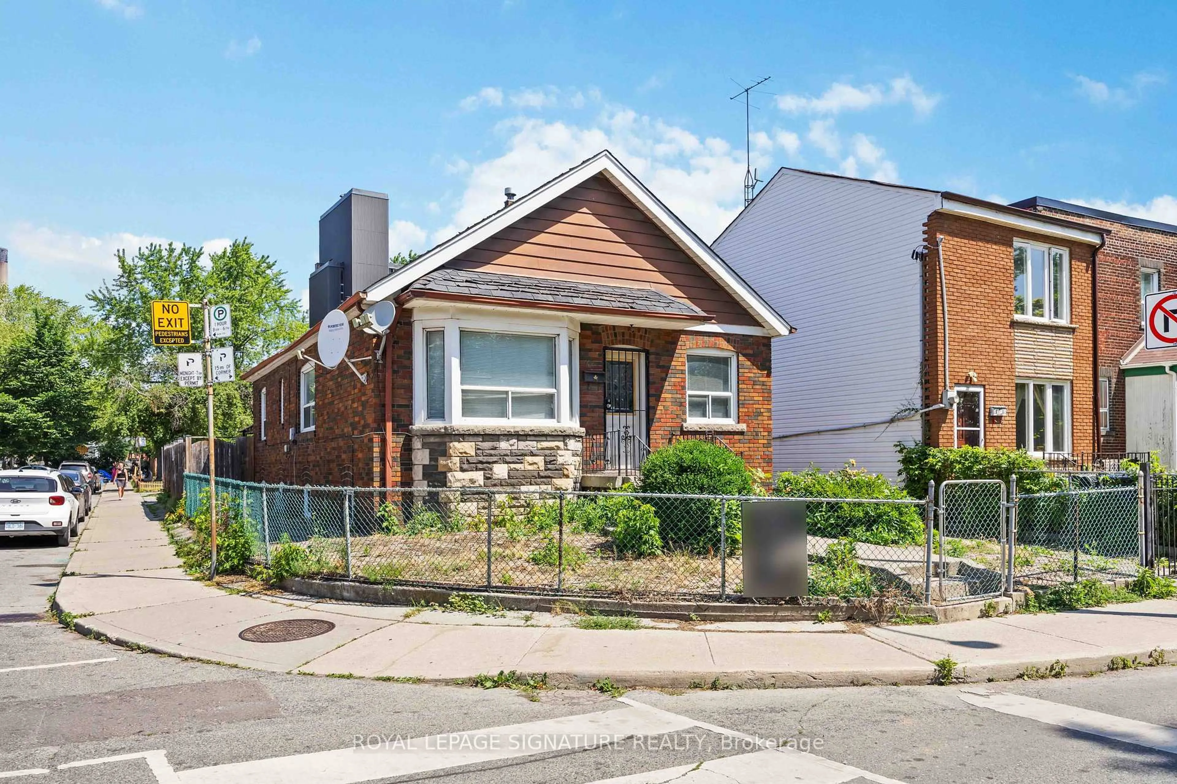 Home with brick exterior material, street for 42 Carr St, Toronto Ontario M5T 1B5