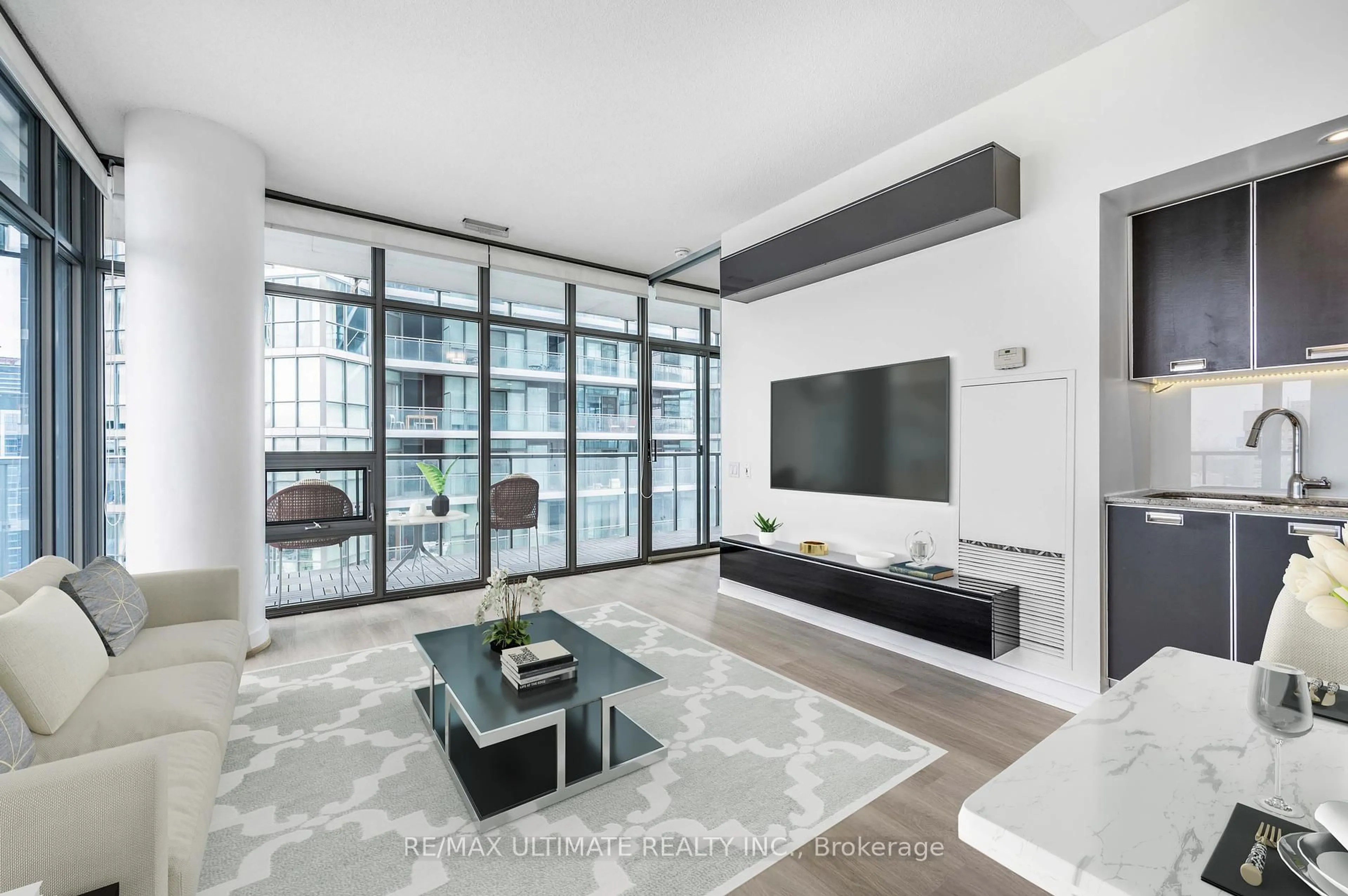 Unknown for 33 Charles St #3808, Toronto Ontario M4Y 0A2