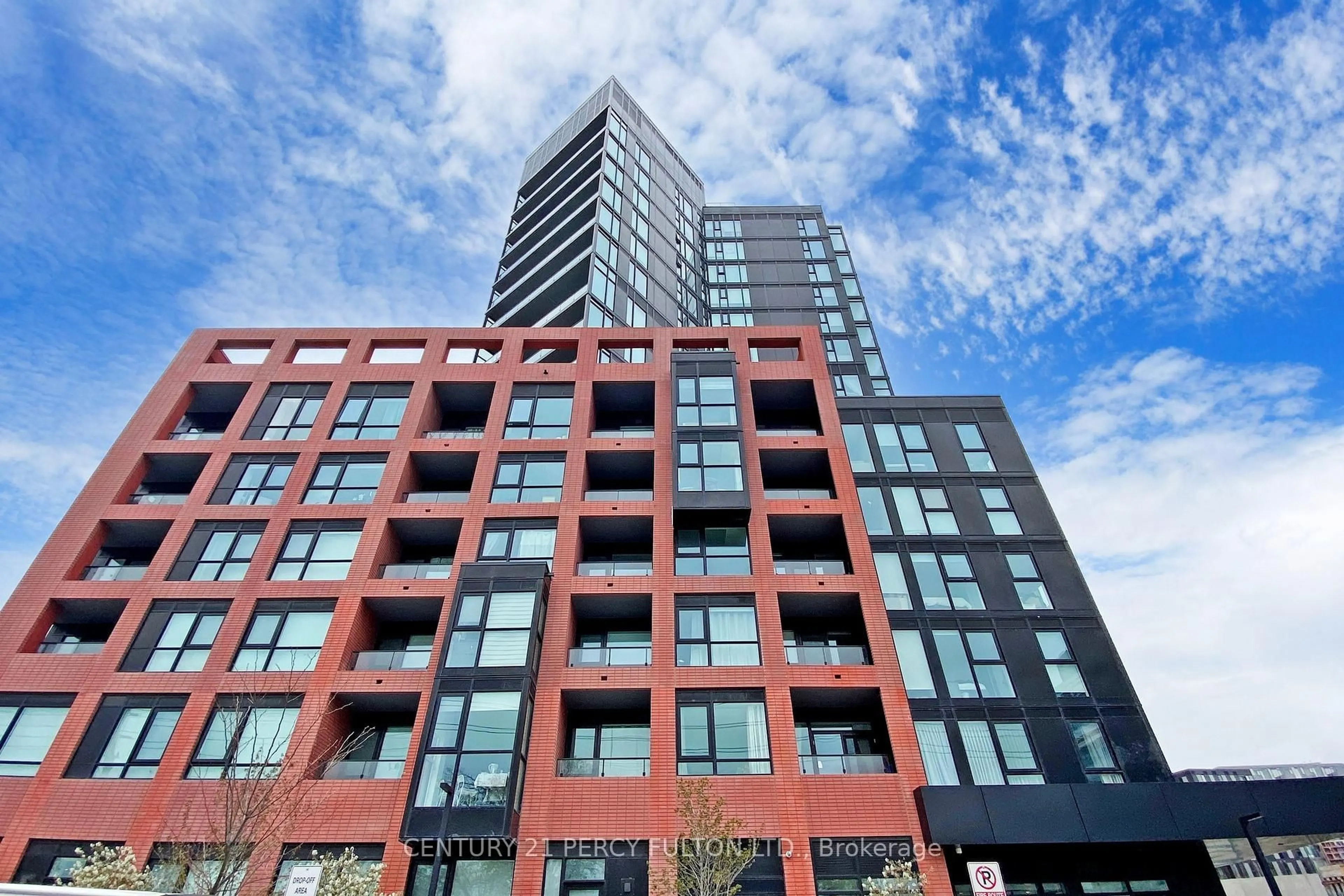 Patio, building for 8 Tippett Rd #1305, Toronto Ontario M3H 0E7