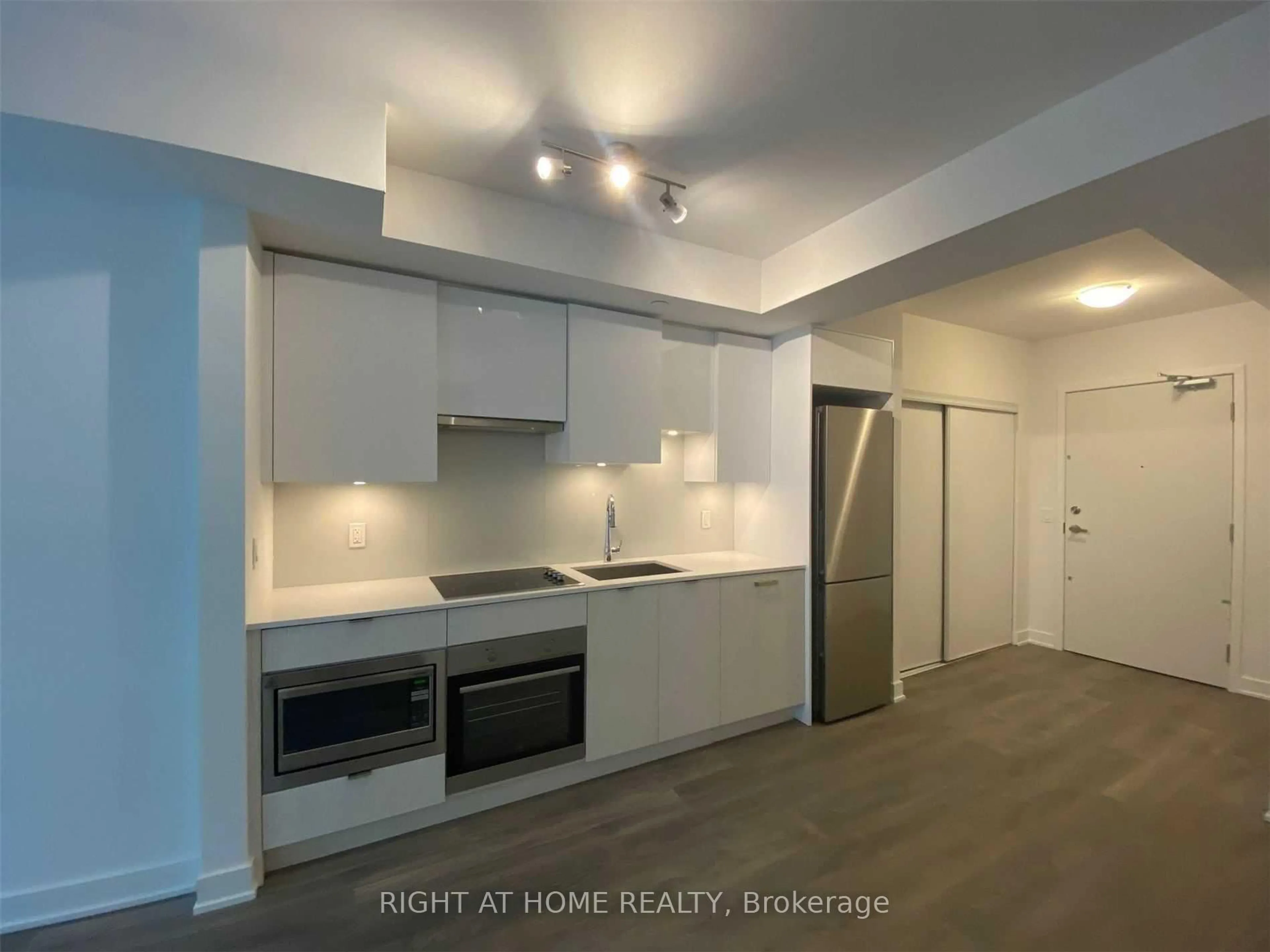 Standard kitchen, unknown for 99 Broadway Ave #2807, Toronto Ontario M4P 0E3