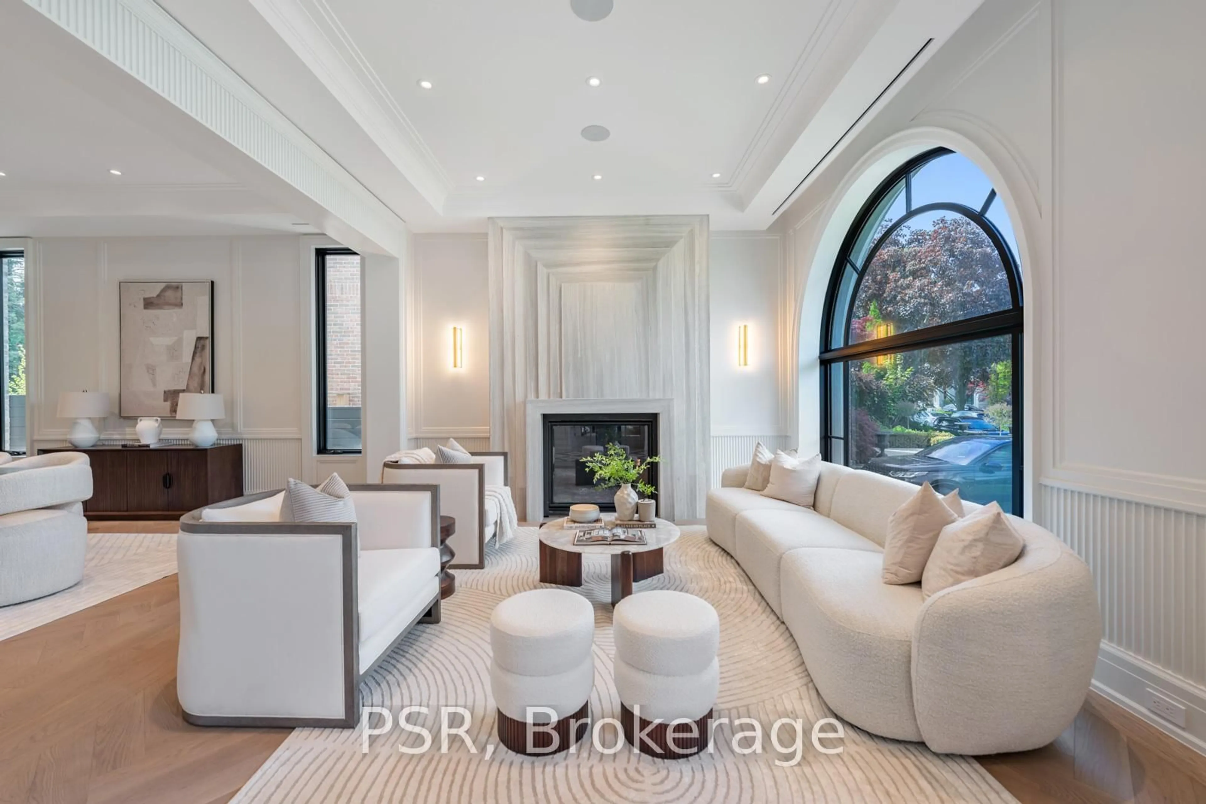 Living room with furniture, unknown for 228 Dunvegan Rd, Toronto Ontario M5P 2P2