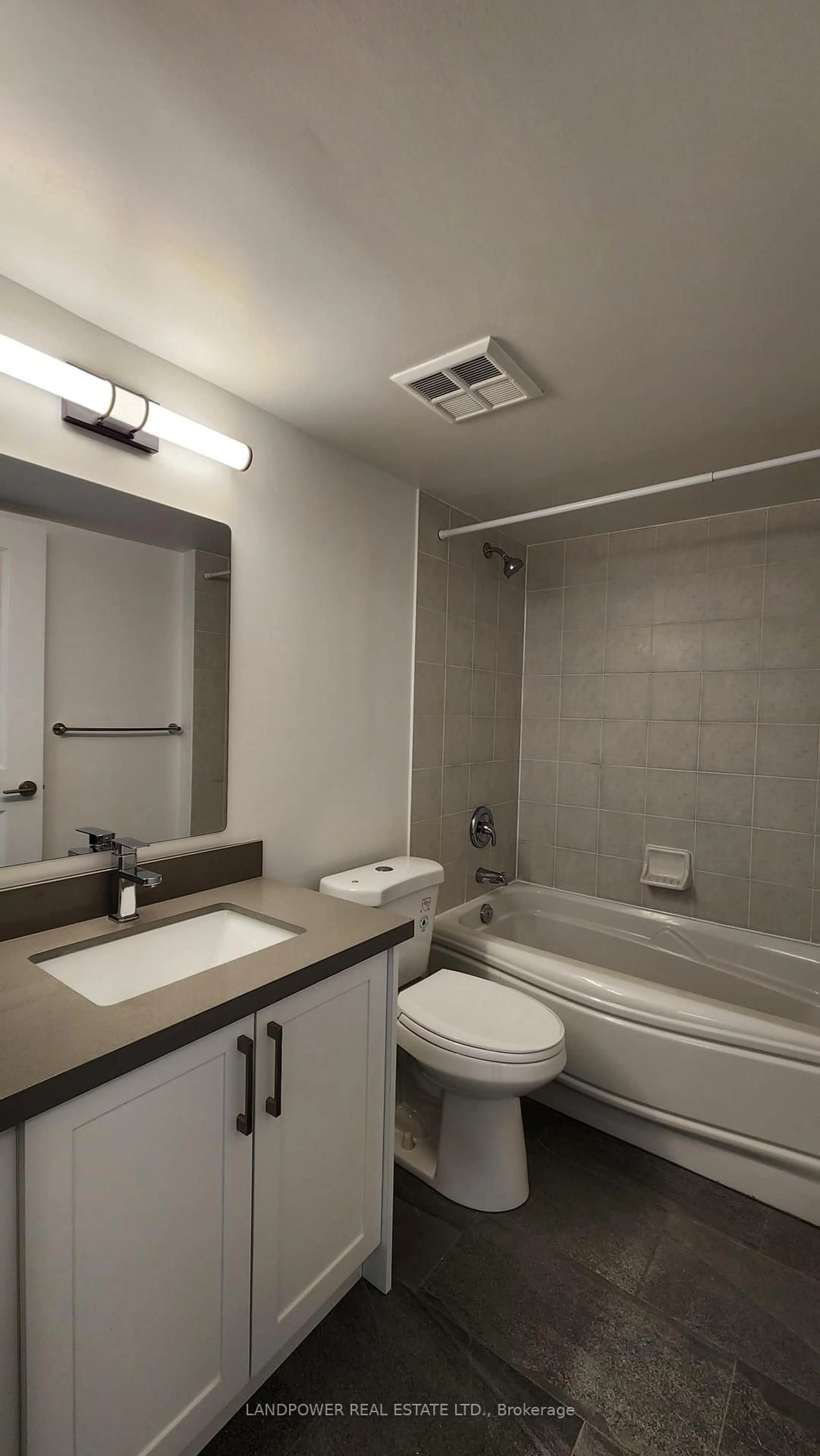 Standard bathroom, unknown for 4968 Yonge St #2812, Toronto Ontario M2N 5N7