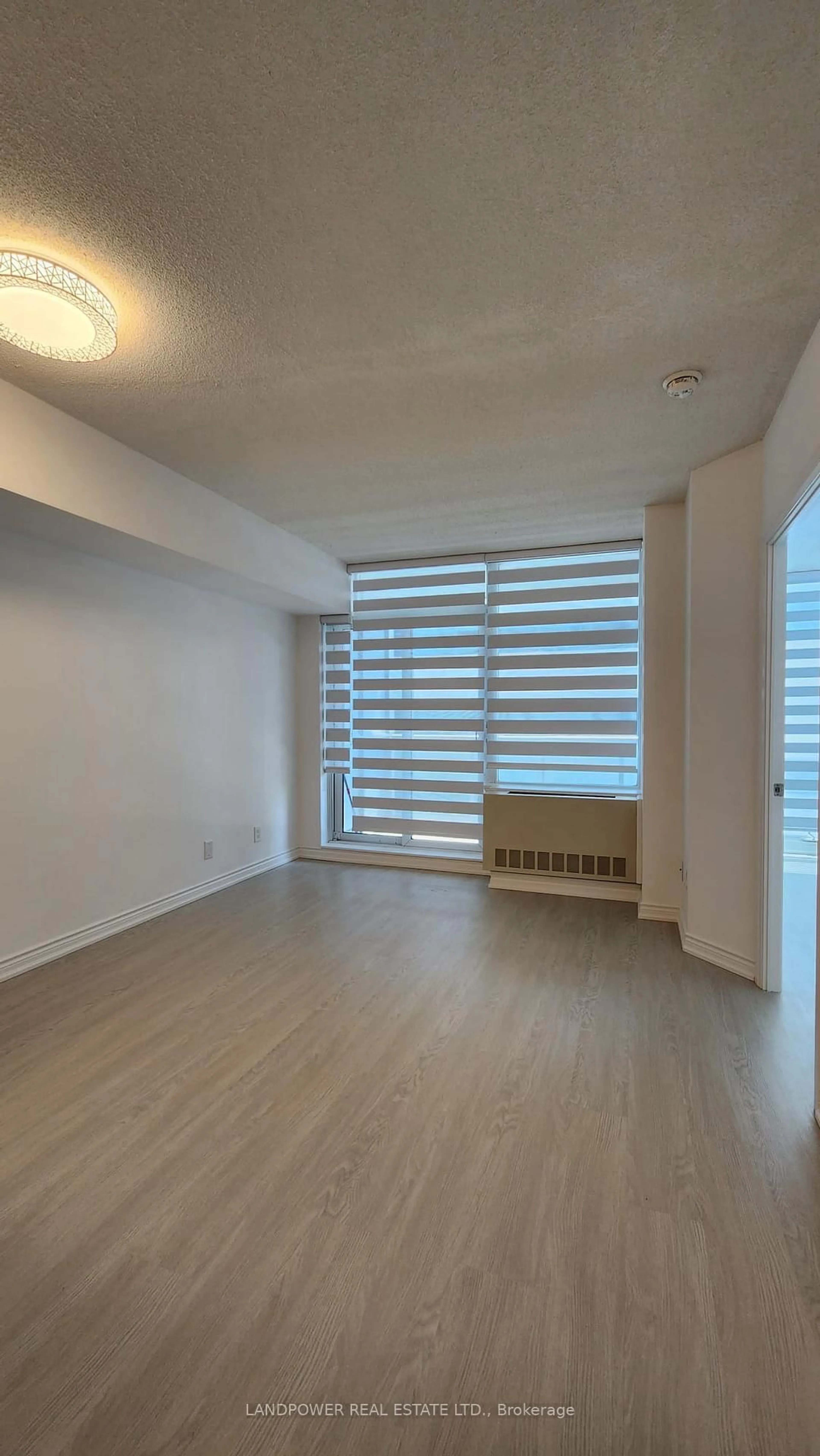 A pic of a room for 4968 Yonge St #2812, Toronto Ontario M2N 5N7