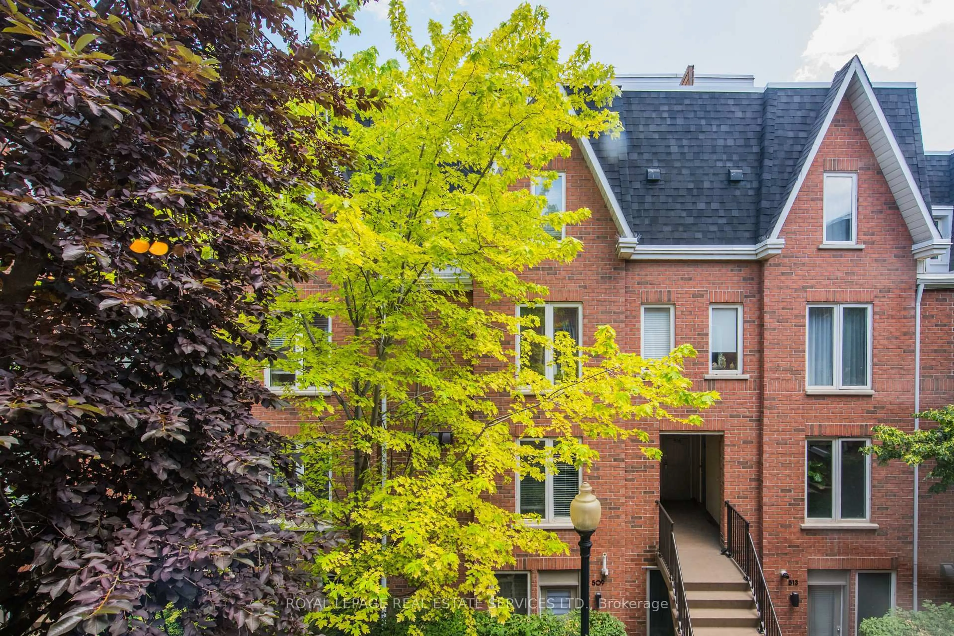 Unknown for 29 canniff St #411, Toronto Ontario M6K 3M5