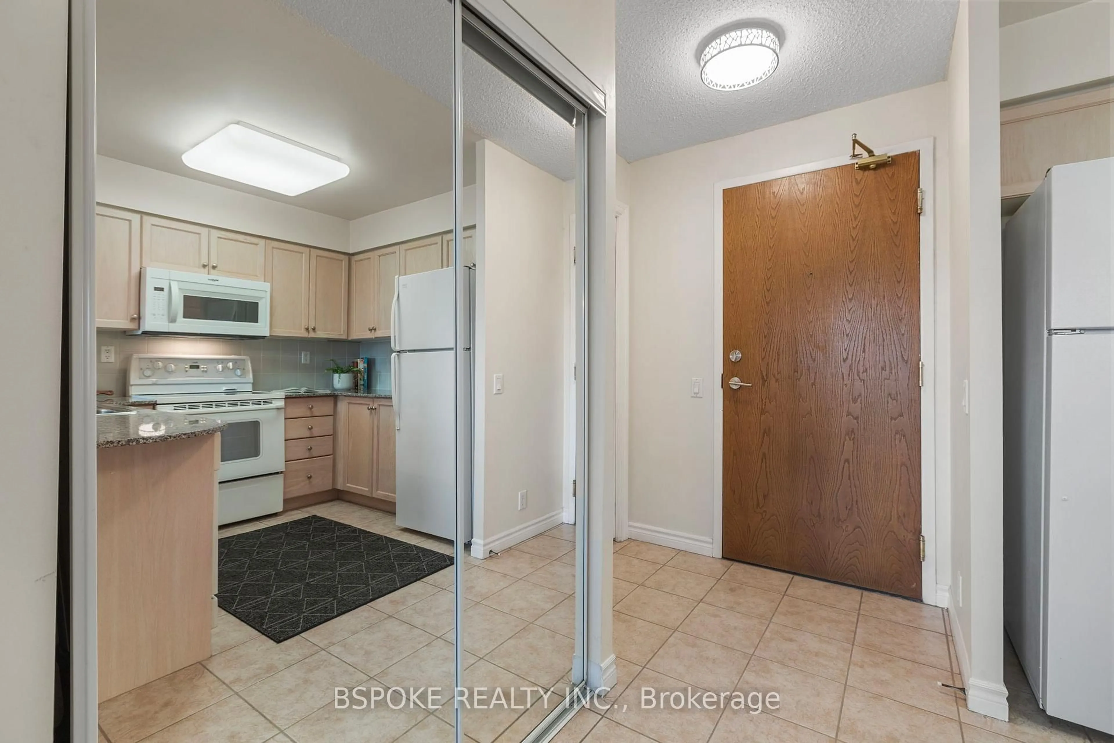 Standard kitchen, unknown for 1720 Eglinton Ave #618, Toronto Ontario M4A 2X8
