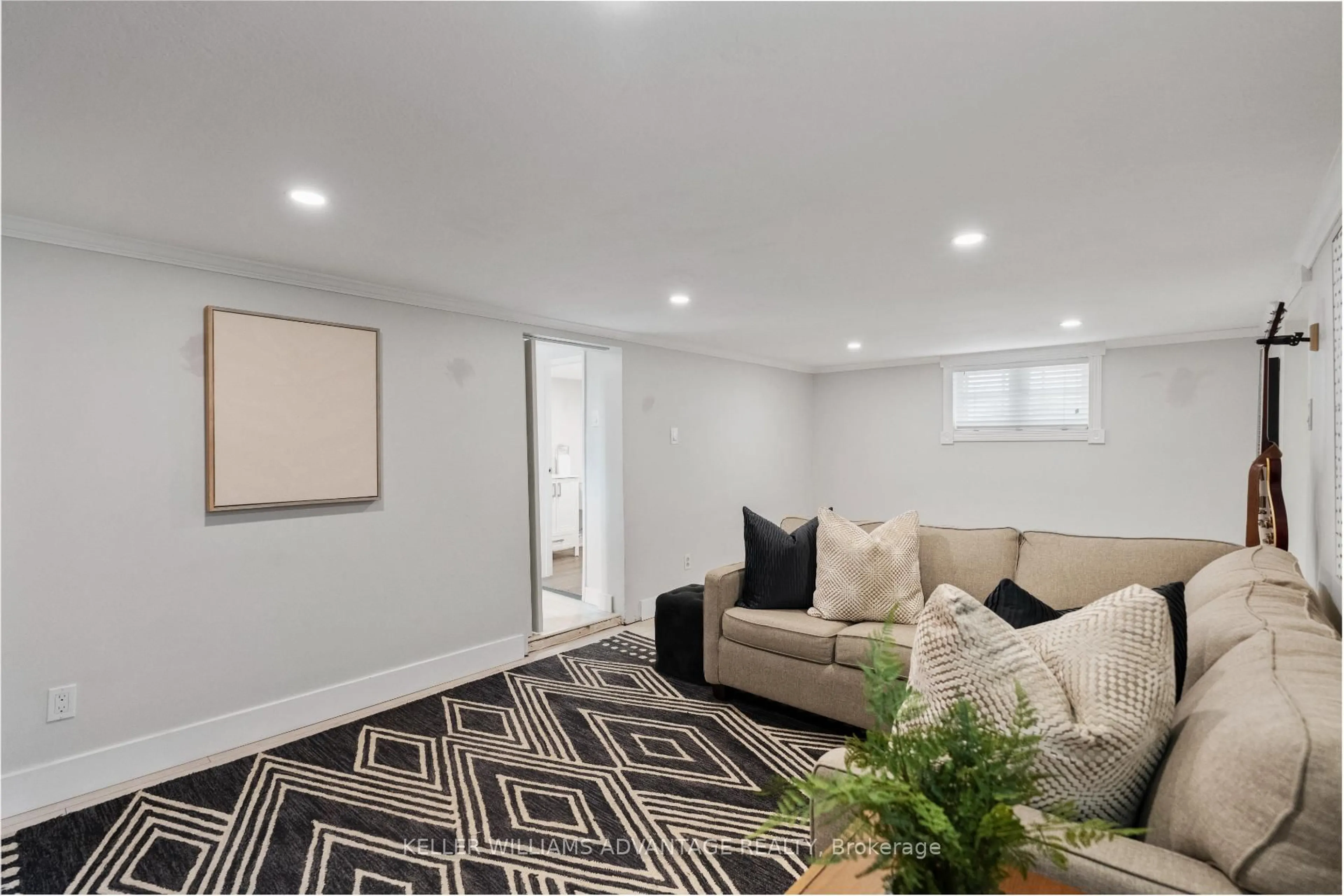 Unknown for 387 Elm Rd, Toronto Ontario M5M 3V9