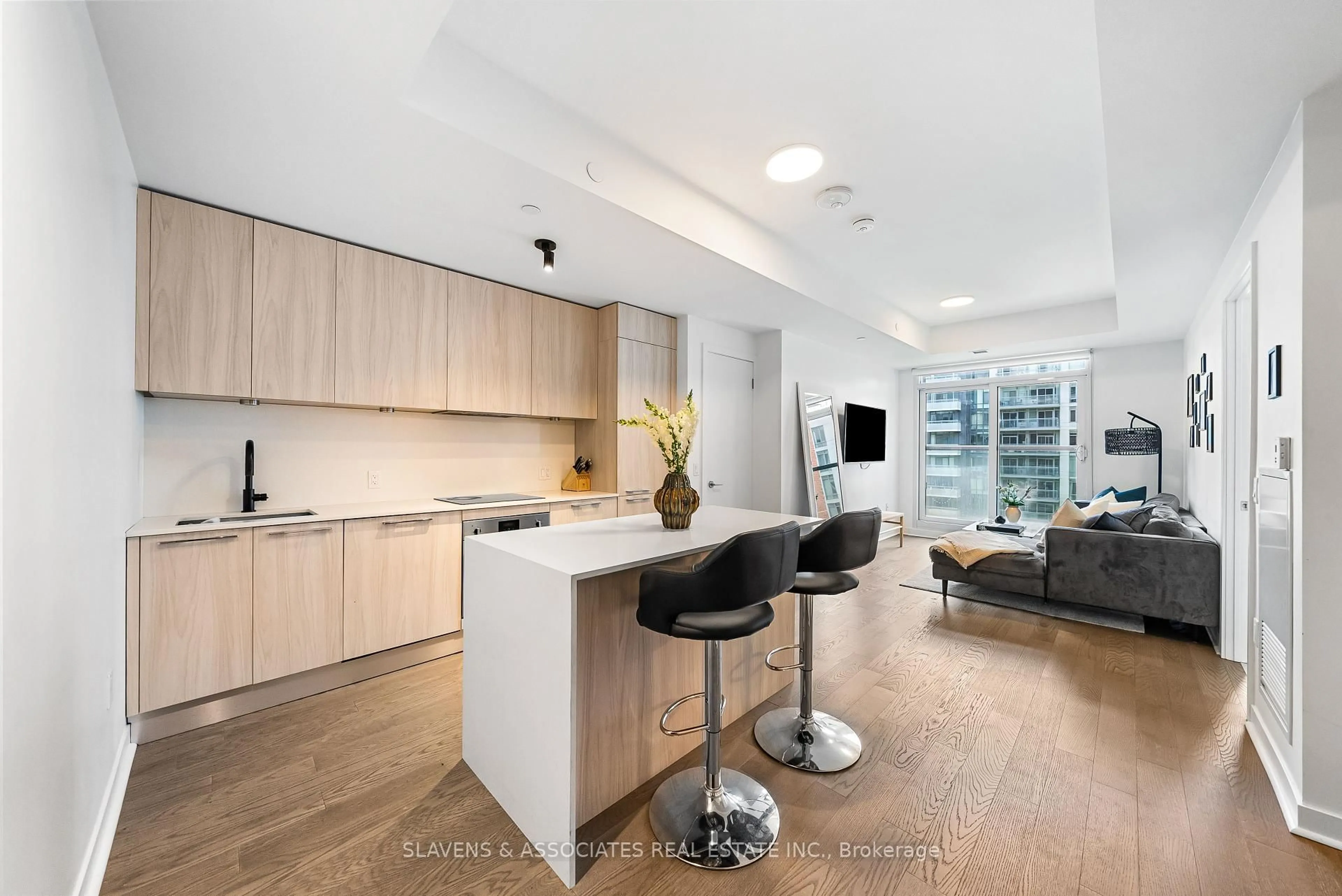 Open concept kitchen, unknown for 501 Adelaide St #1108, Toronto Ontario M5V 0R3