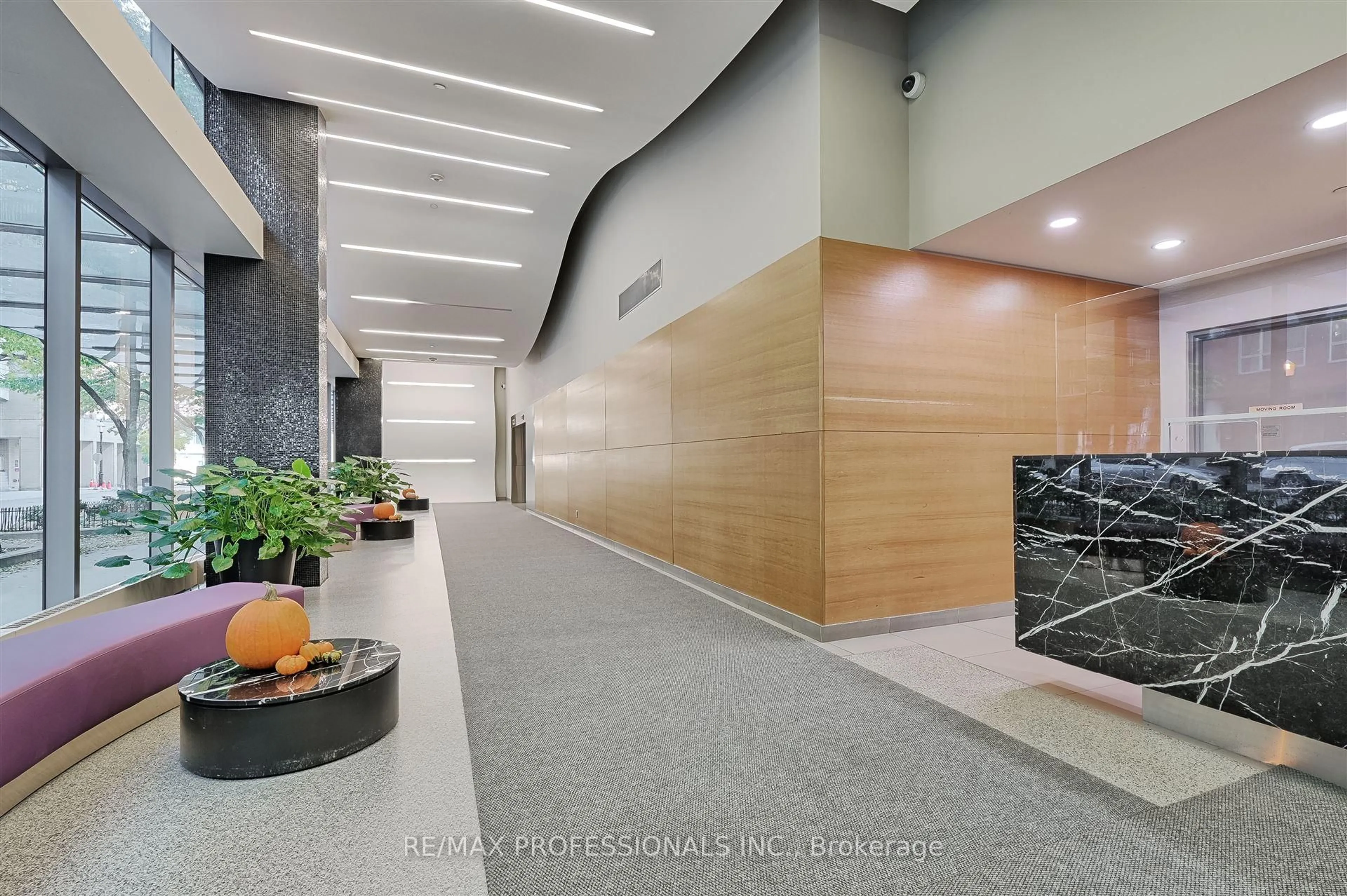 Indoor foyer for 3 Market St #404, Toronto Ontario M5E 0A3