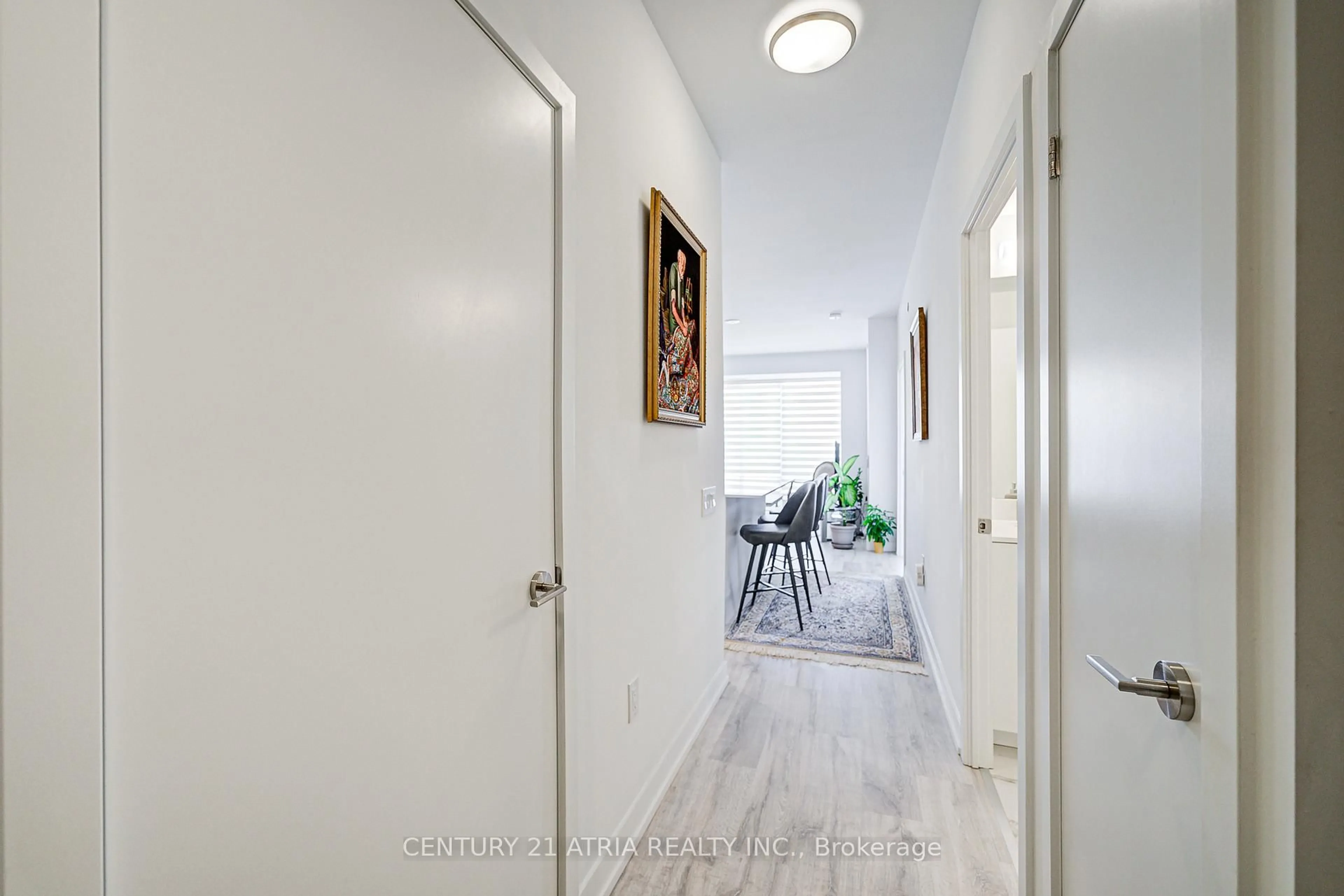 Indoor entryway for 7 Golden Lion Hts #525, Toronto Ontario M2M 0C1