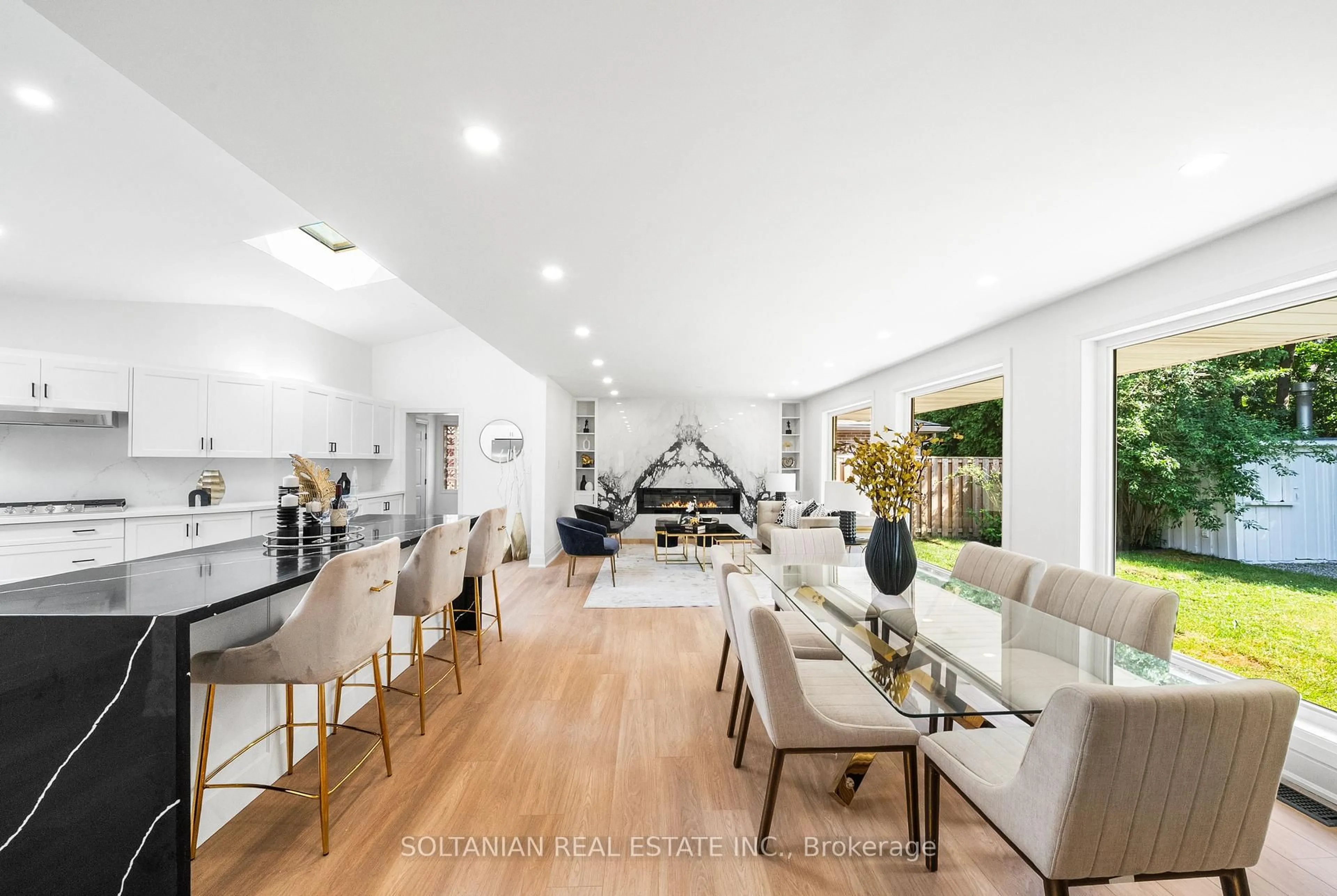 Open concept kitchen, unknown for 21 Tally Lane, Toronto Ontario M2K 1V3