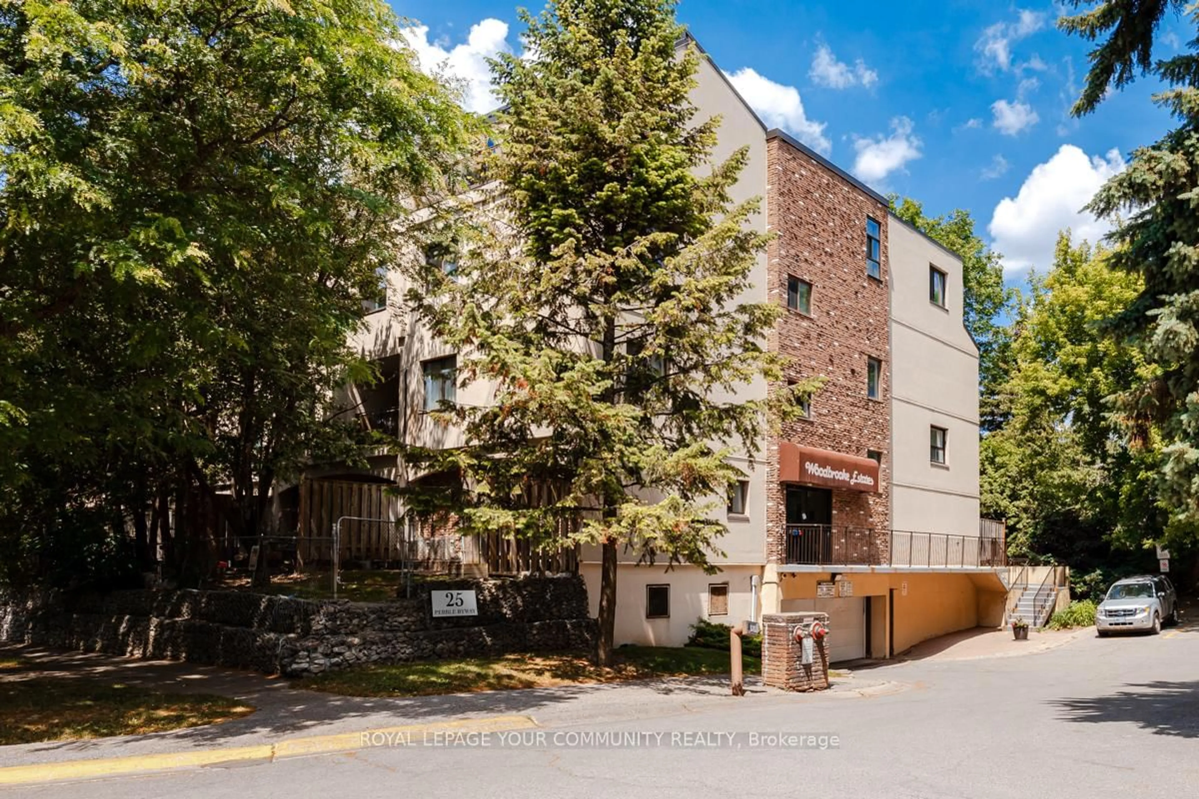 Patio, street for 25 Pebble Bywy #42, Toronto Ontario M2H 3J6