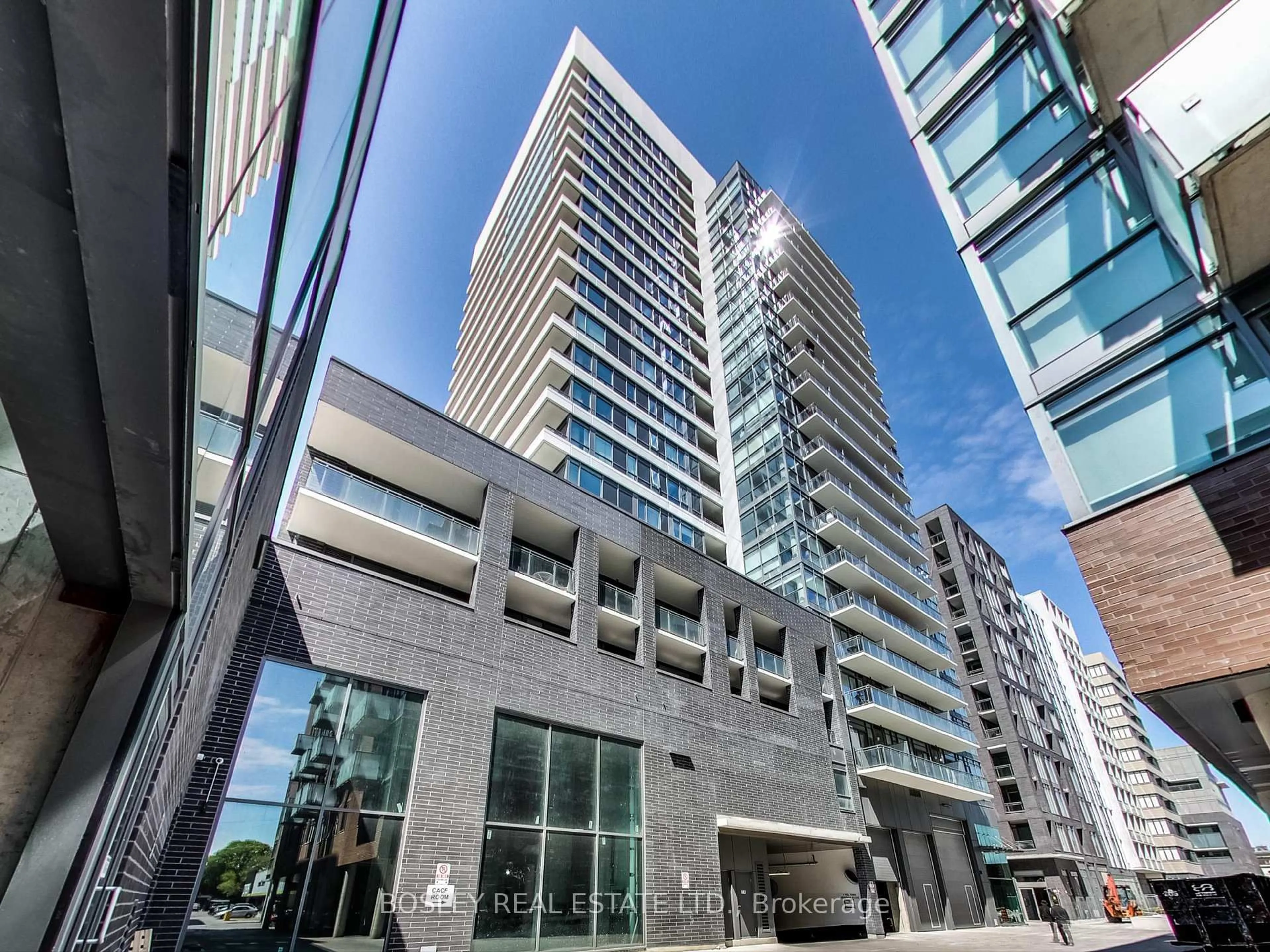 Indoor foyer for 20 Minowan Miikan Lane #1903, Toronto Ontario M6J 0E5