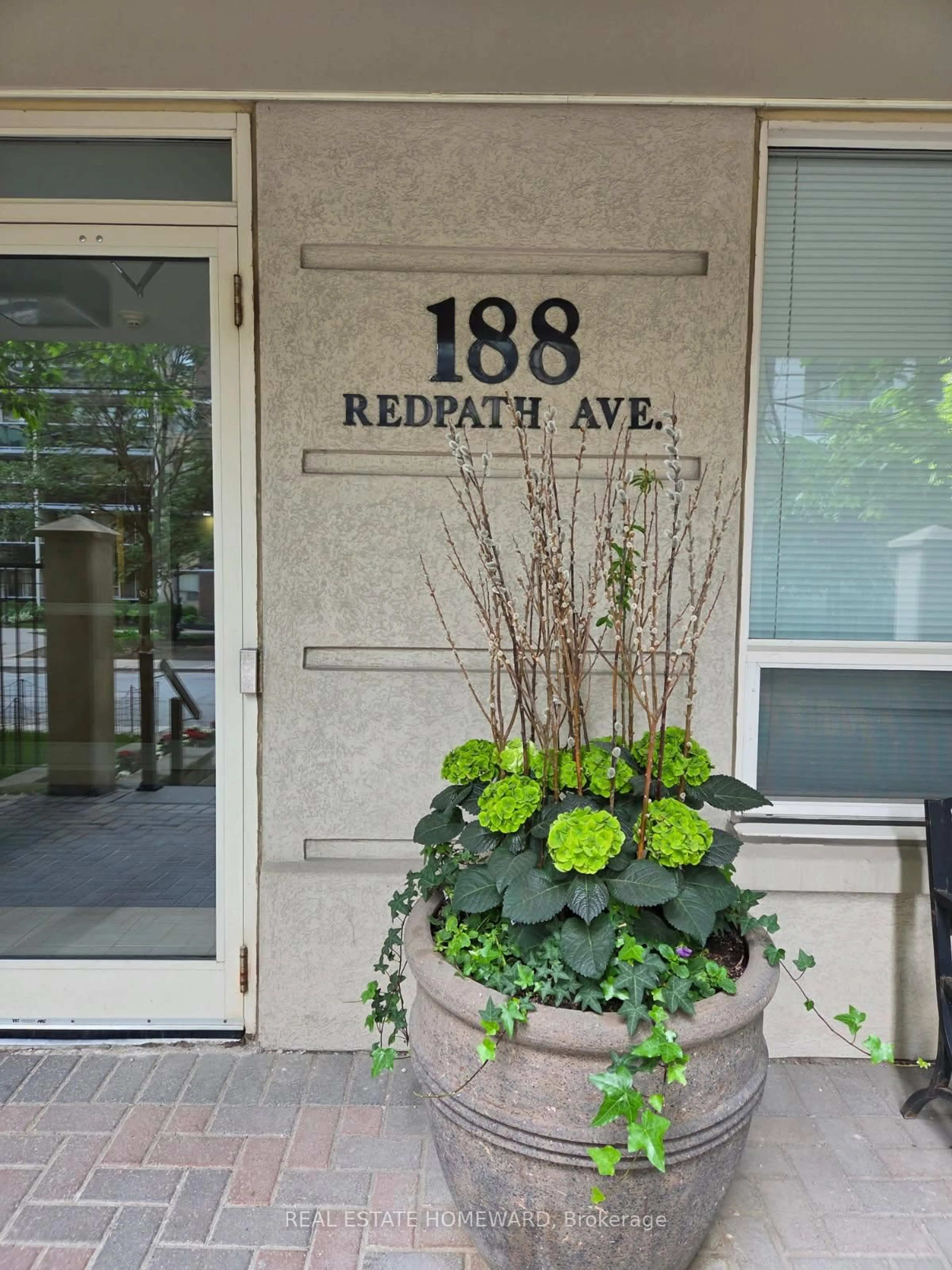 Unknown for 188 Redpath Ave #405, Toronto Ontario M4P 3J2