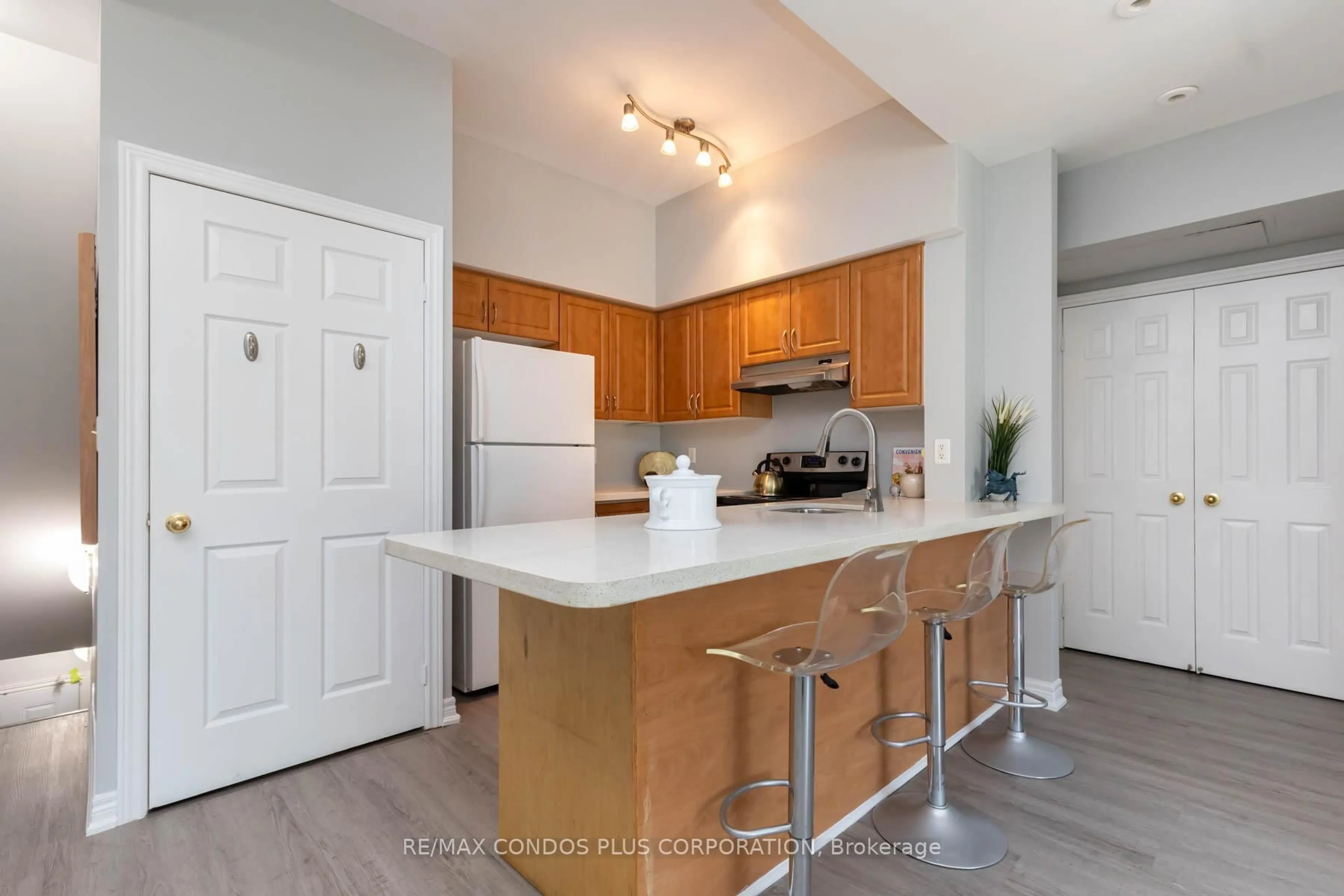 Open concept kitchen, unknown for 179 Bleecker St #237, Toronto Ontario M4X 1L9