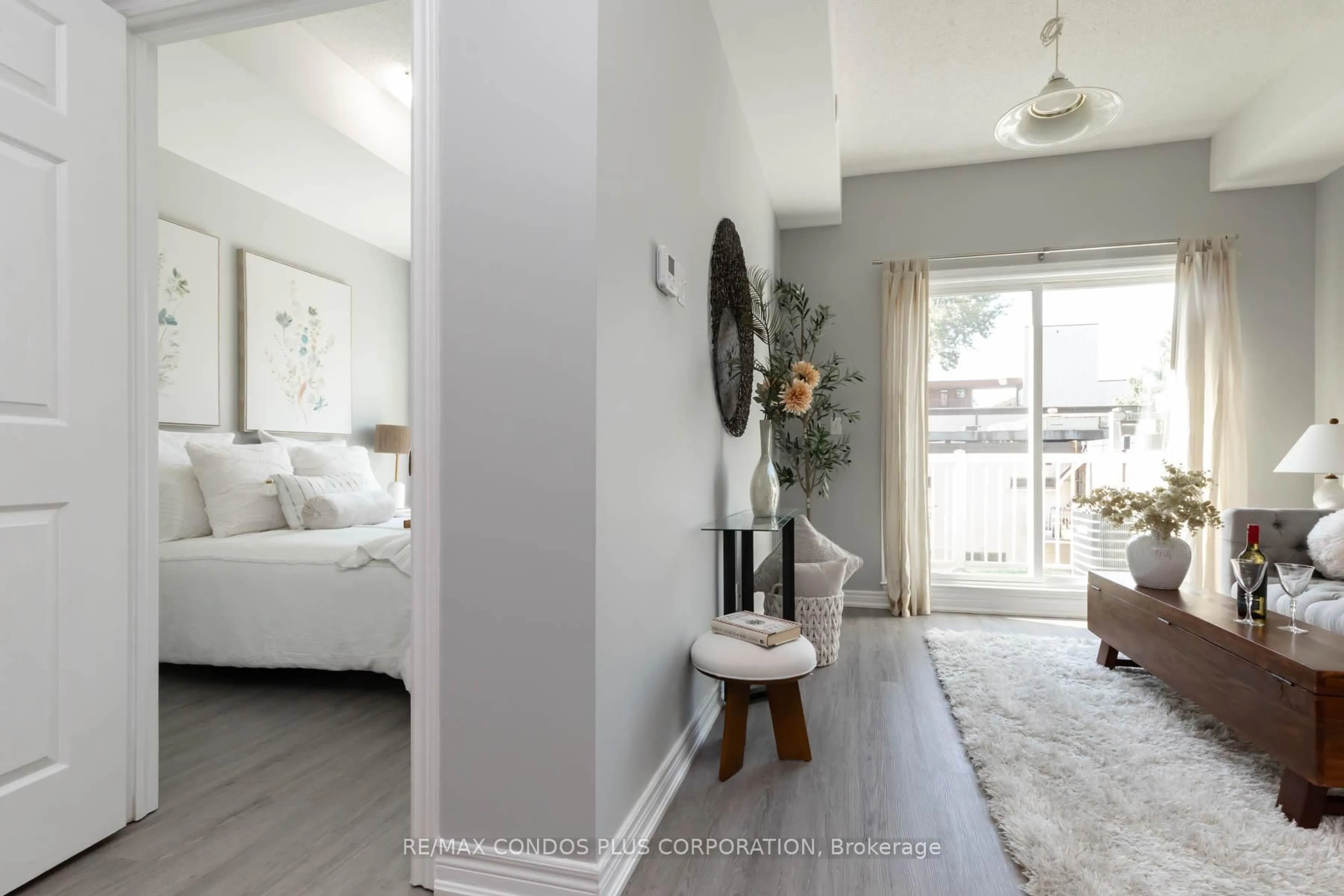 Indoor entryway for 179 Bleecker St #237, Toronto Ontario M4X 1L9