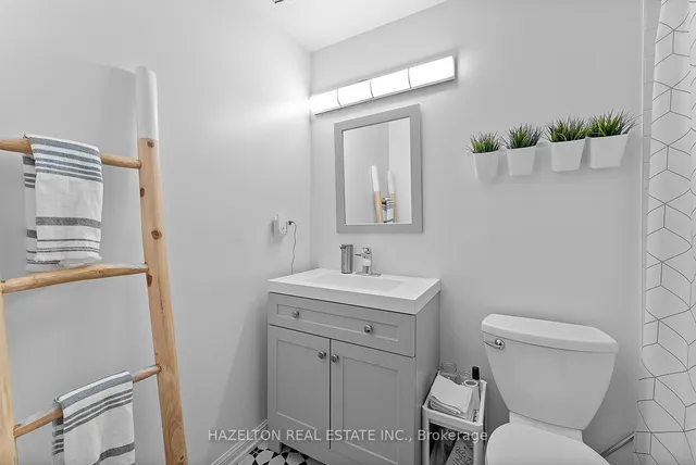 Additional image 8 of 9 Clarendon Ave Unit A