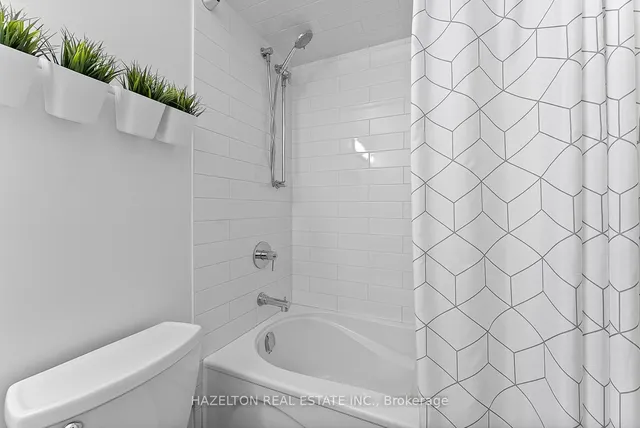 Additional image 7 of 9 Clarendon Ave Unit A