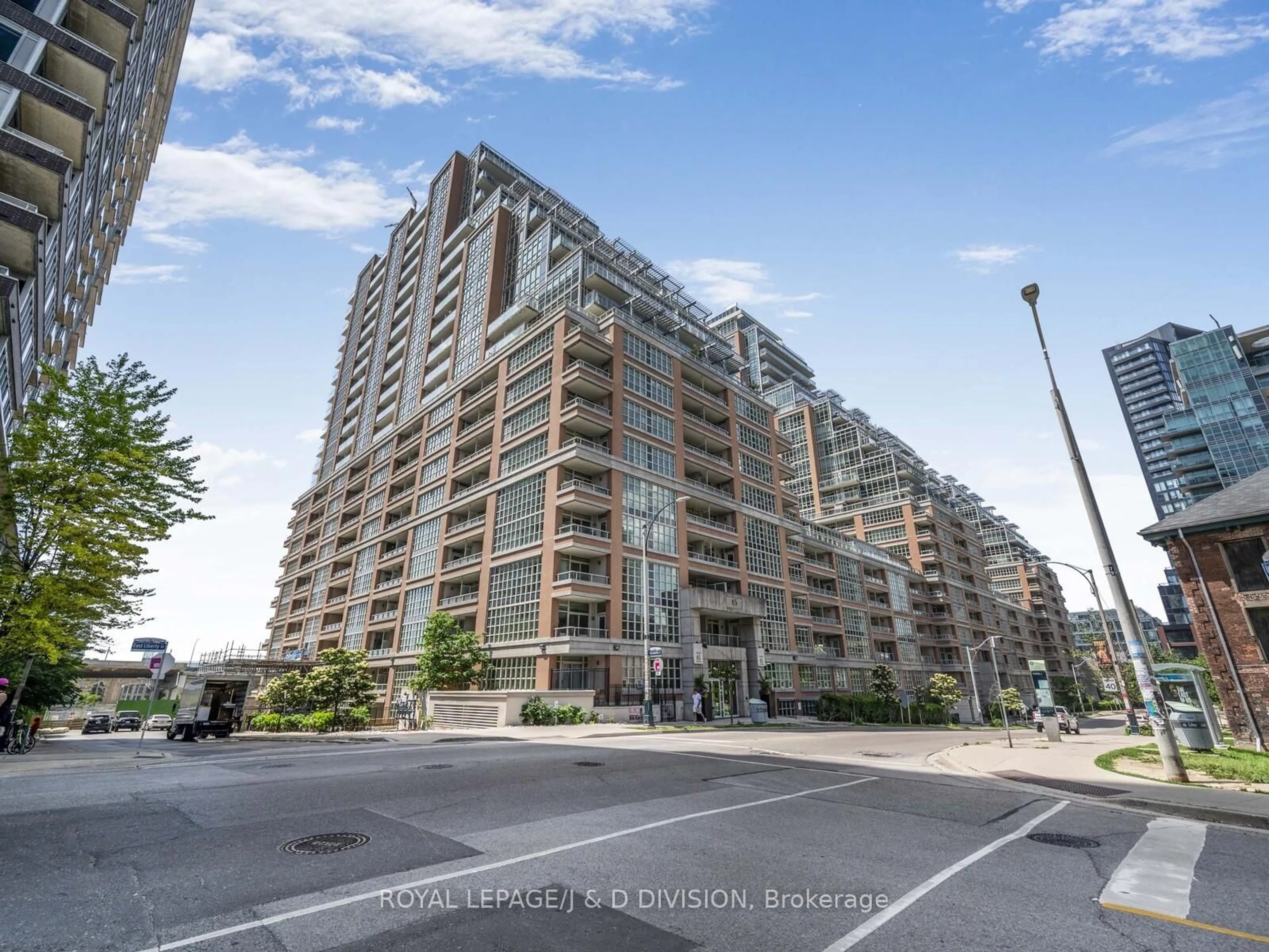 A pic from outside/outdoor area/front of a property/back of a property/a pic from drone, street for 65 East Liberty St #1202, Toronto Ontario M6K 3R2
