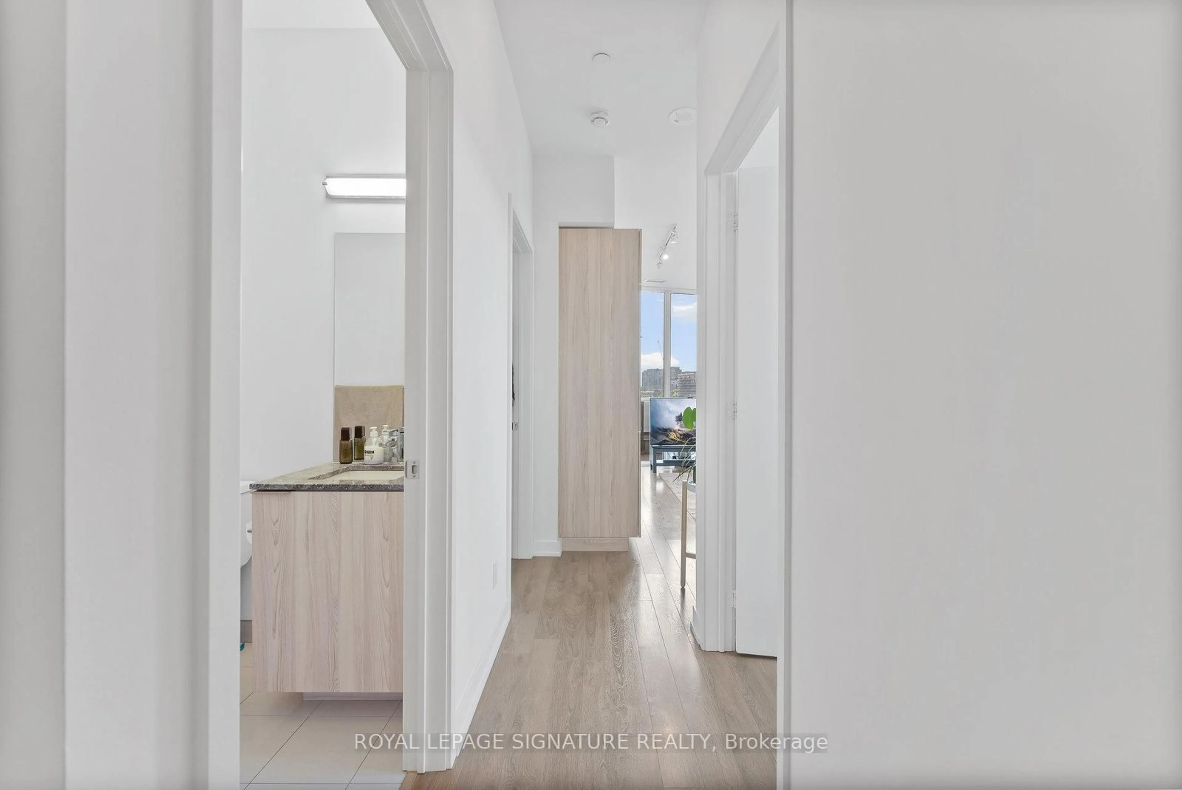 Indoor entryway for 50 Ordnance St #407, Toronto Ontario M6K 0C9