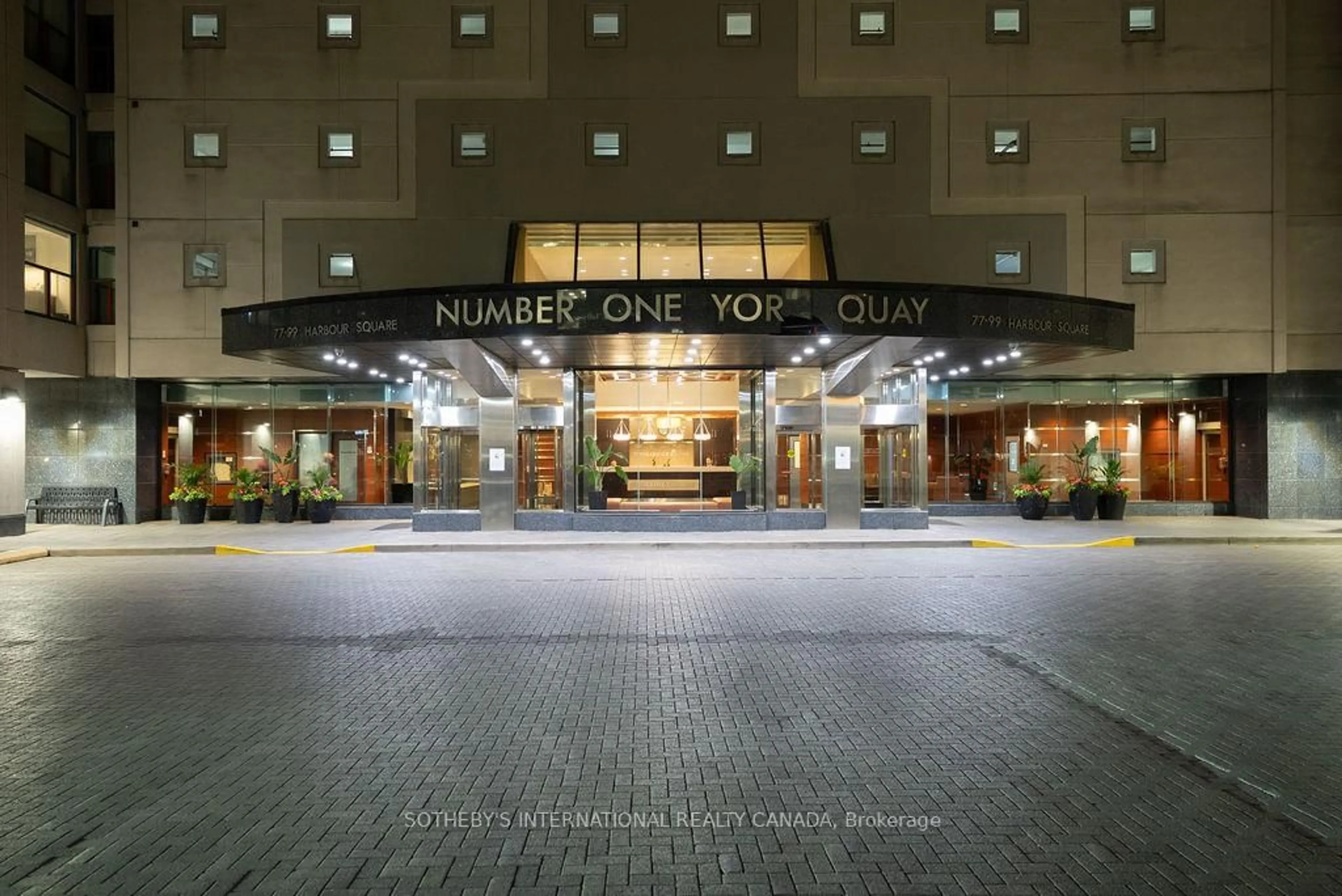 Indoor foyer for 77 Harbour Sq #3208, Toronto Ontario M5J 2S2