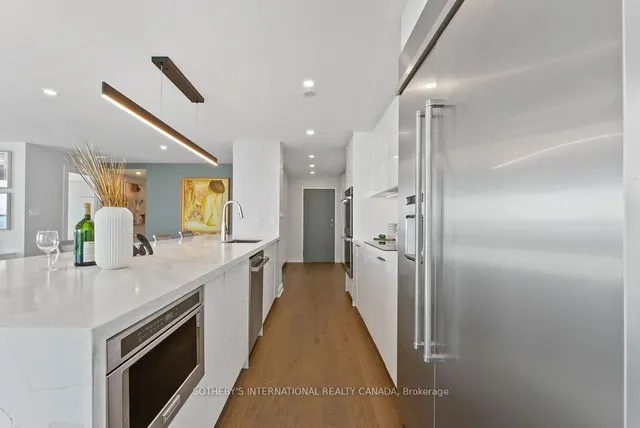 Additional image 36 of 77 Harbour Sq Unit 3208