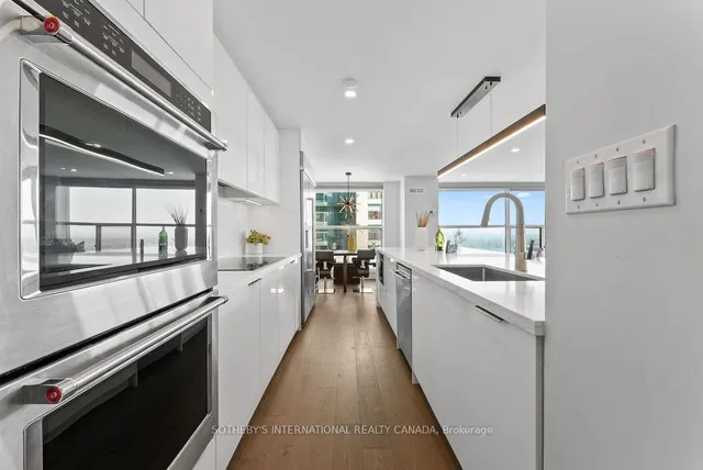Additional image 34 of 77 Harbour Sq Unit 3208