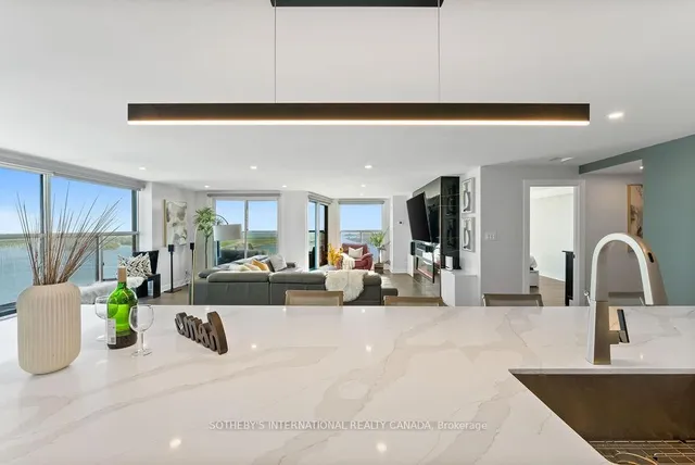 Additional image 33 of 77 Harbour Sq Unit 3208