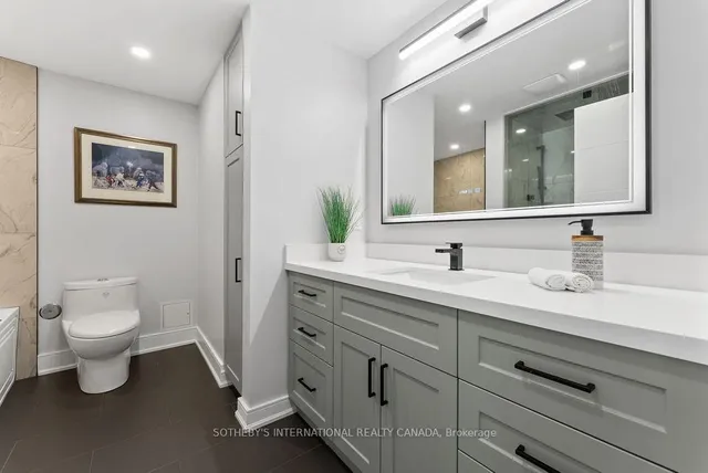 Additional image 22 of 77 Harbour Sq Unit 3208