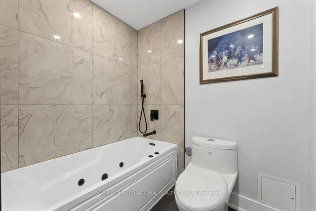 Additional image 21 of 77 Harbour Sq Unit 3208