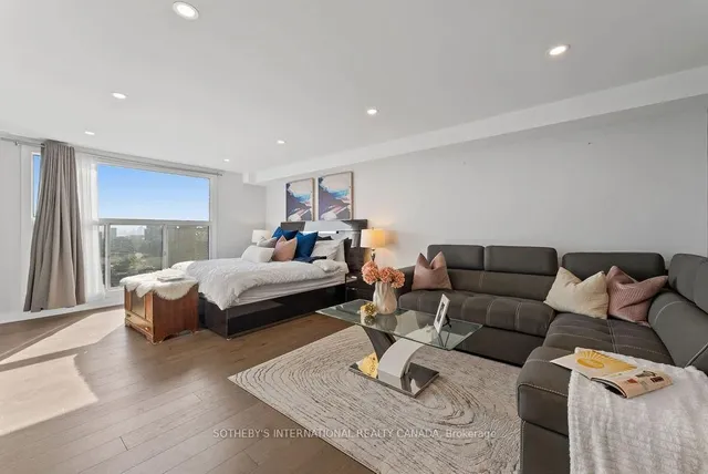 Additional image 18 of 77 Harbour Sq Unit 3208