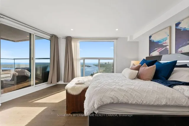 Additional image 16 of 77 Harbour Sq Unit 3208