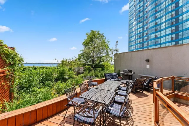 Additional image 7 of 77 Harbour Sq Unit 3208