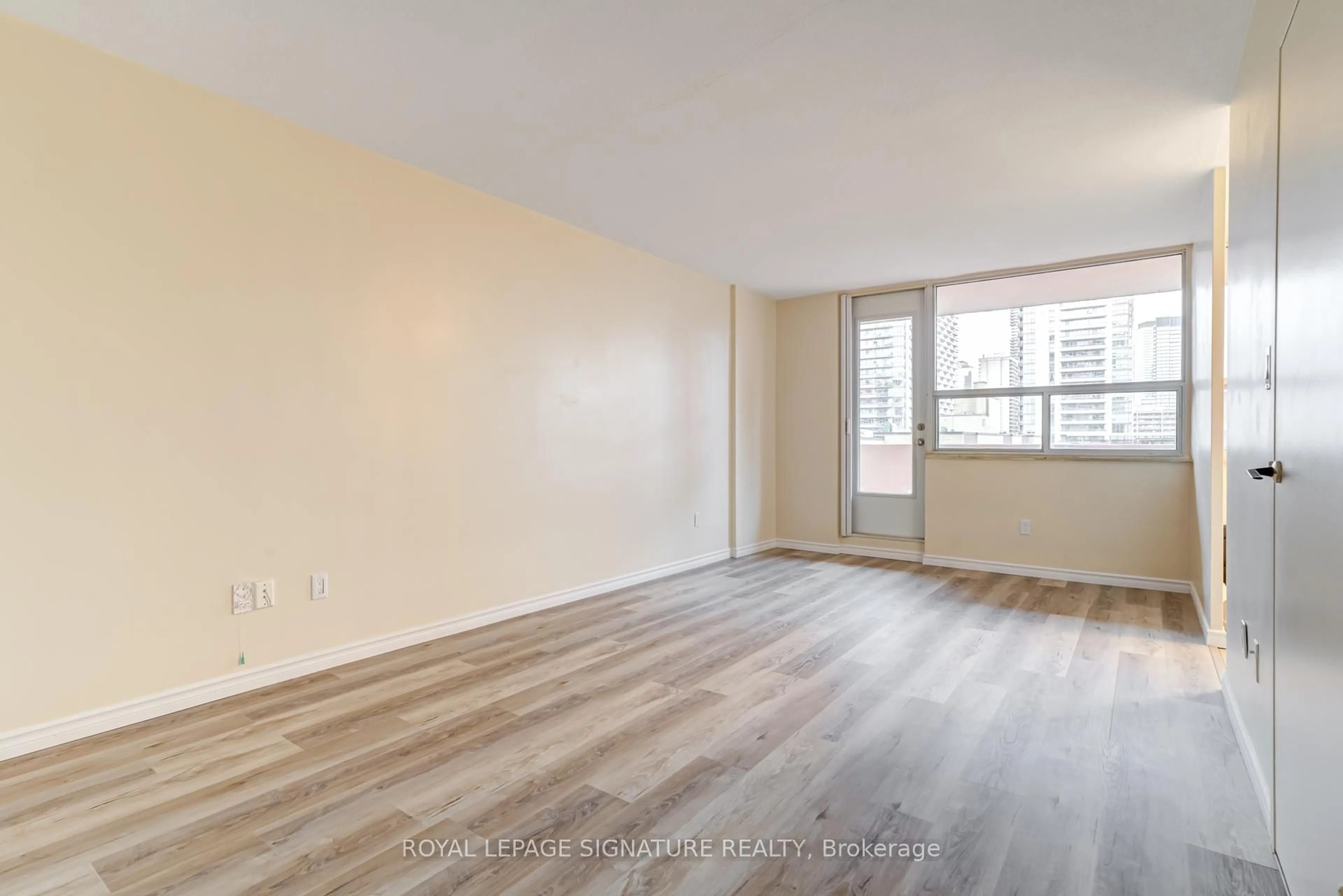 A pic of a room for 40 Homewood Ave #1011, Toronto Ontario M4Y 2K2