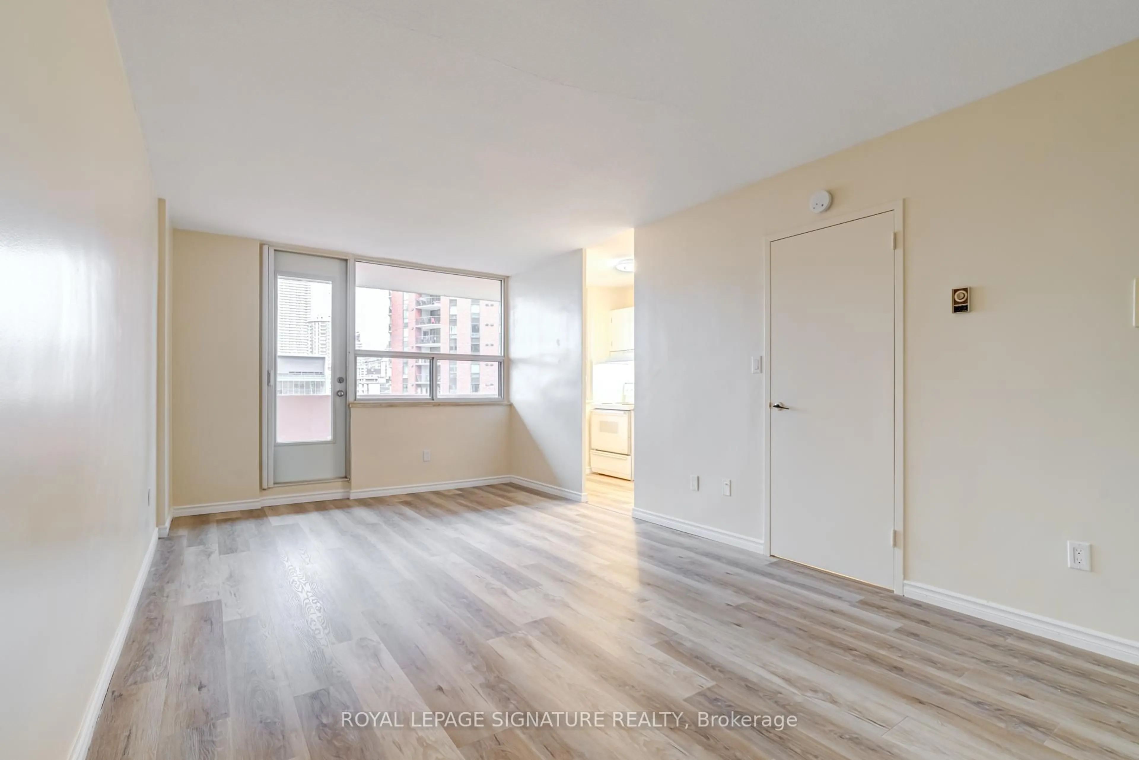 A pic of a room for 40 Homewood Ave #1011, Toronto Ontario M4Y 2K2