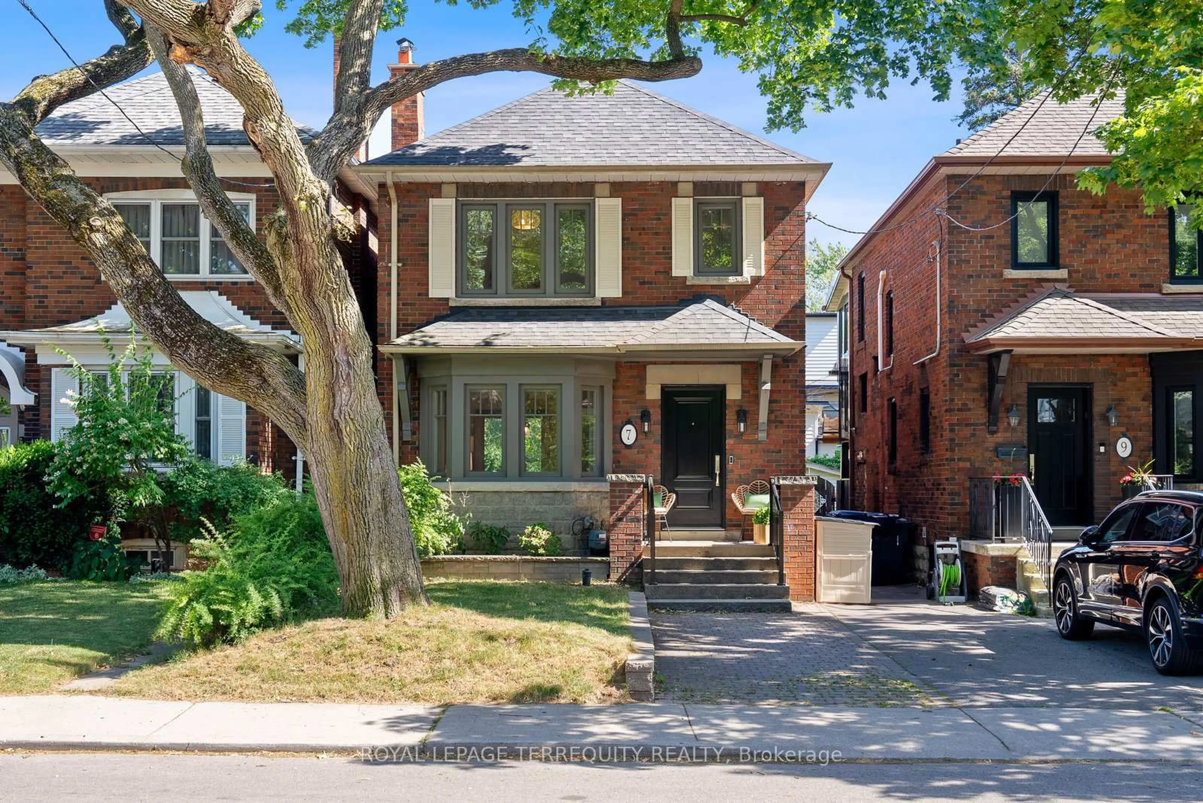 Home with brick exterior material, street for 7 Roe Ave, Toronto Ontario M5M 2H6