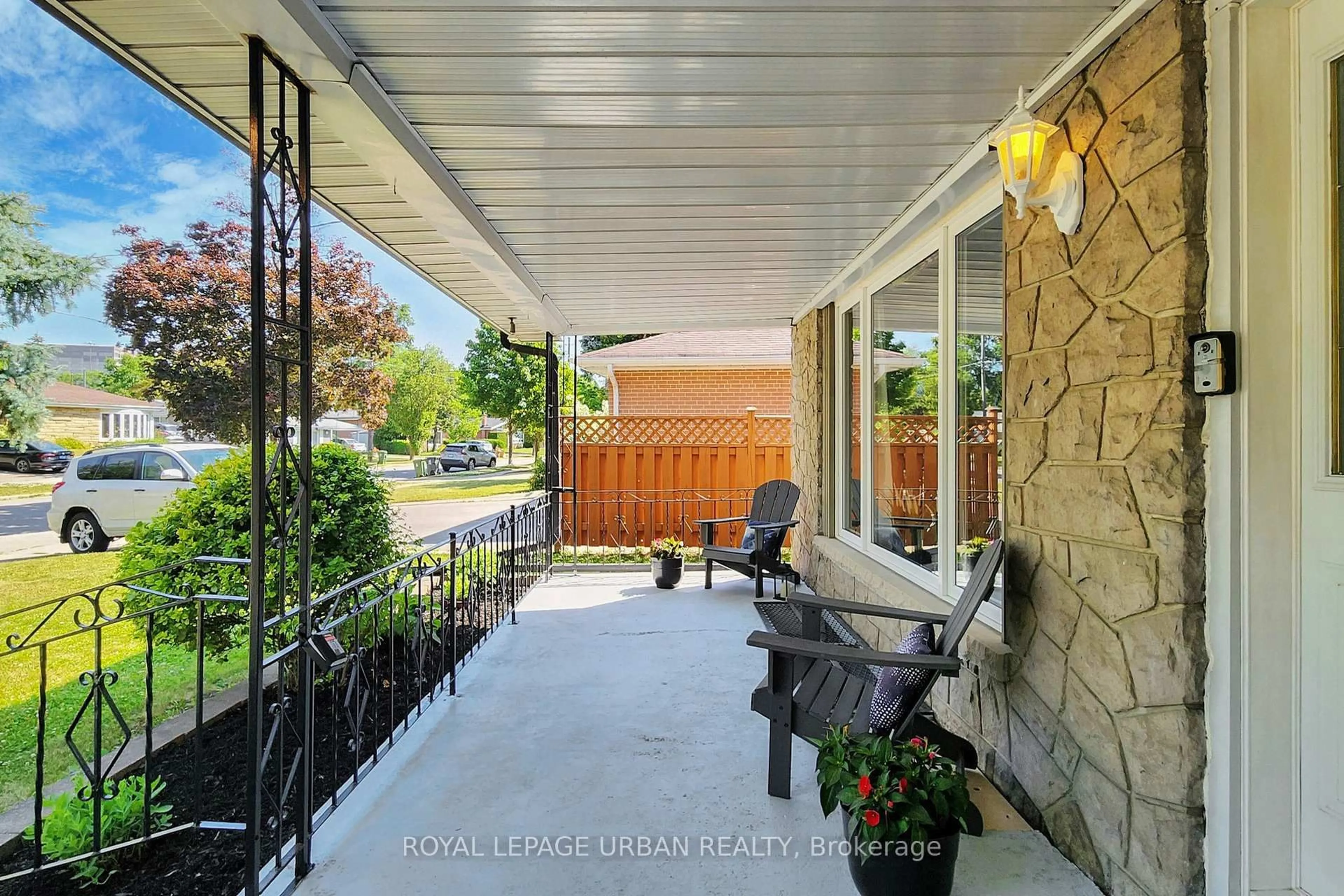 Patio, street for 186 Roywood Dr, Toronto Ontario M3A 2E6