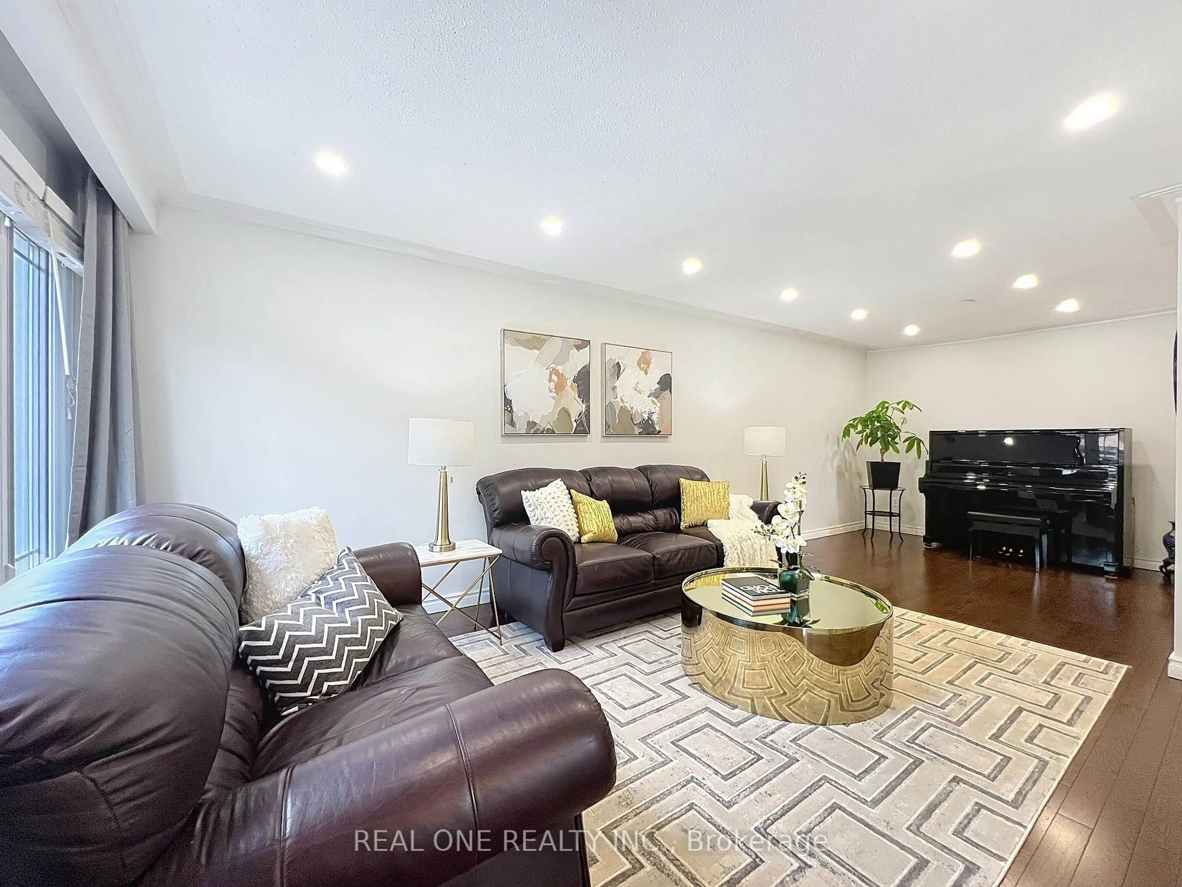 Living room with furniture, unknown for 2 James Gray Dr, Toronto Ontario M2H 1N9