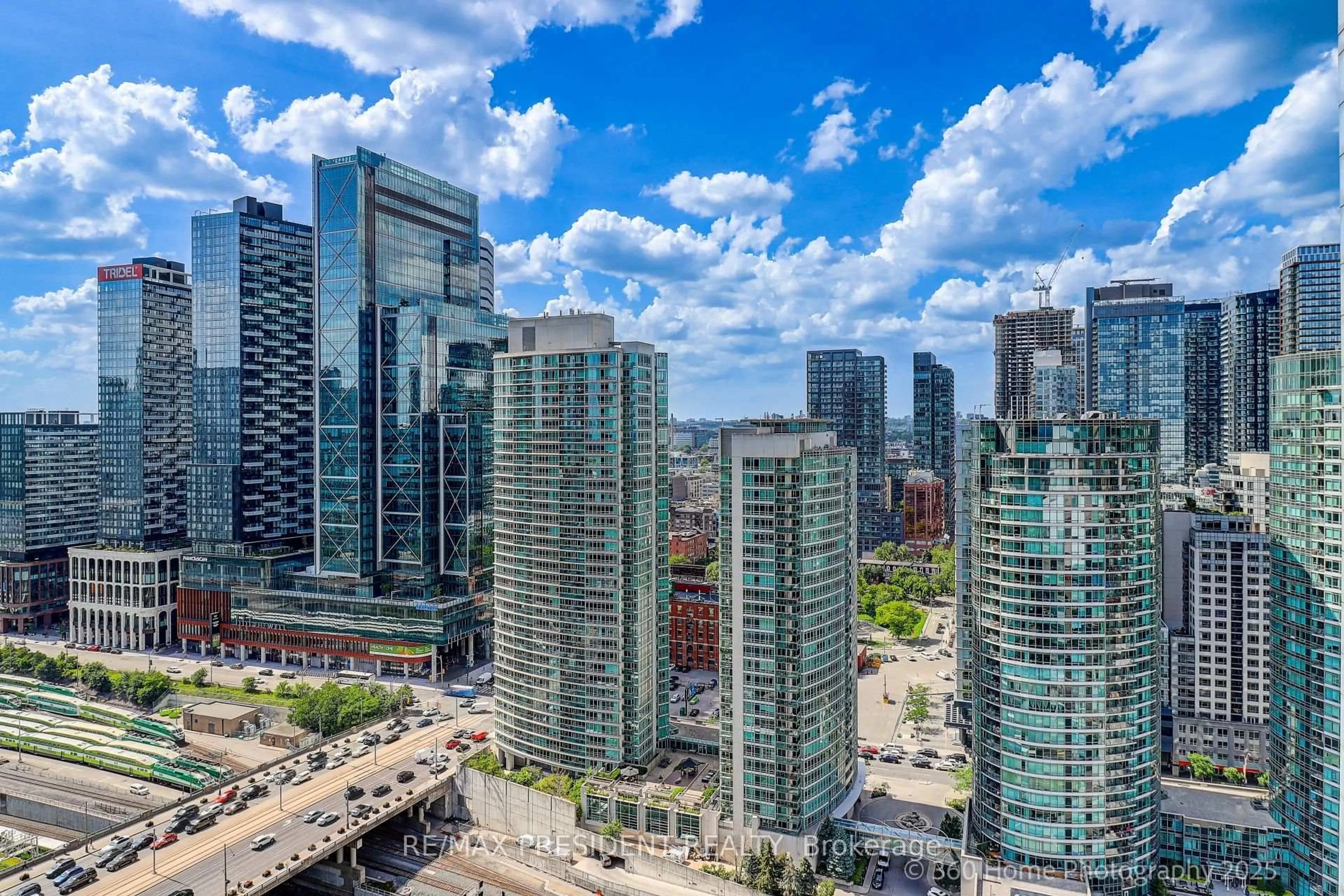 A pic from outside/outdoor area/front of a property/back of a property/a pic from drone, city buildings view from balcony for 81 Navy Wharf Crt #3608, Toronto Ontario M5V 3S2