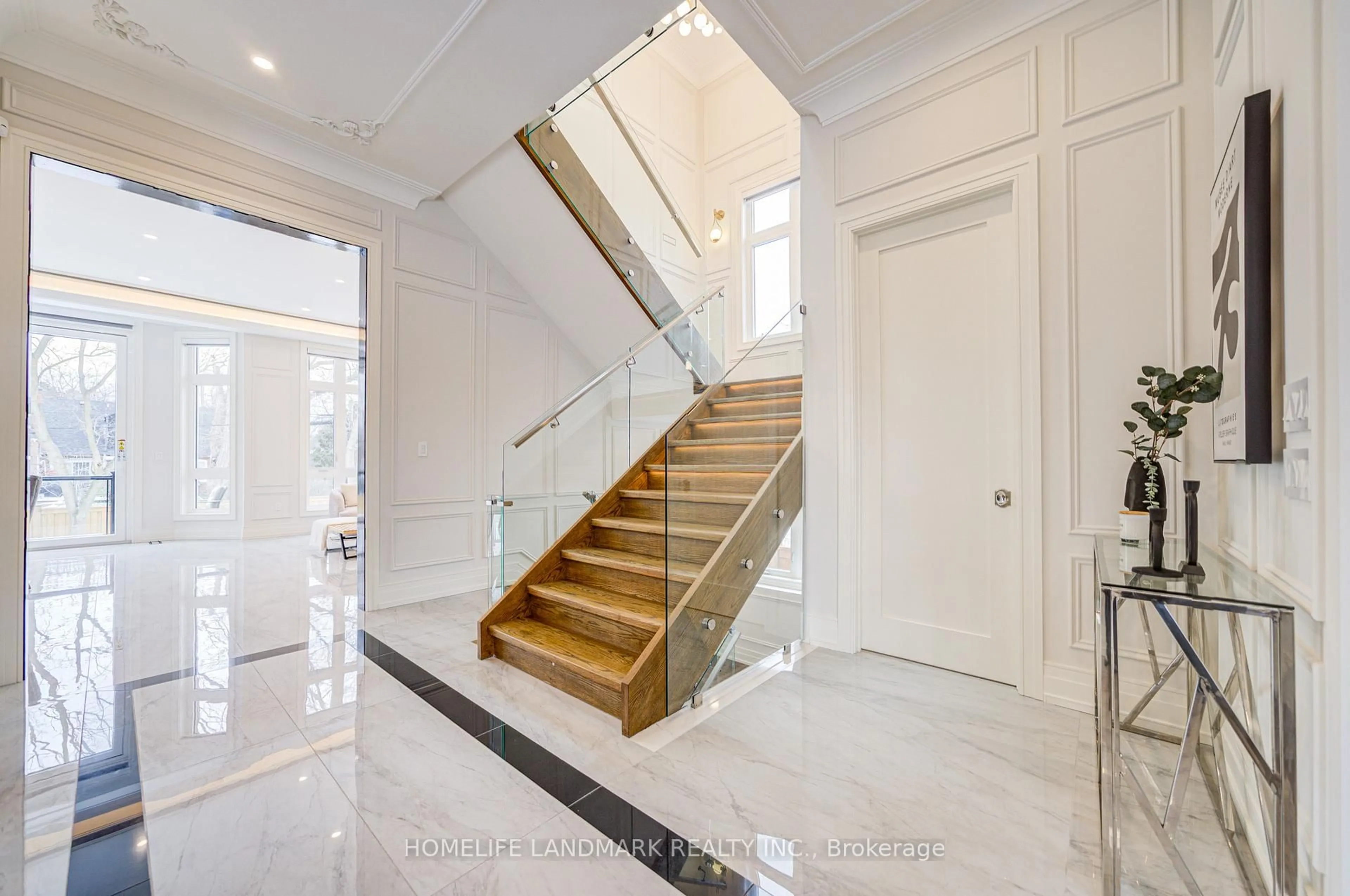 Stairs for 3 DROMORE Cres, Toronto Ontario M2R 2H4