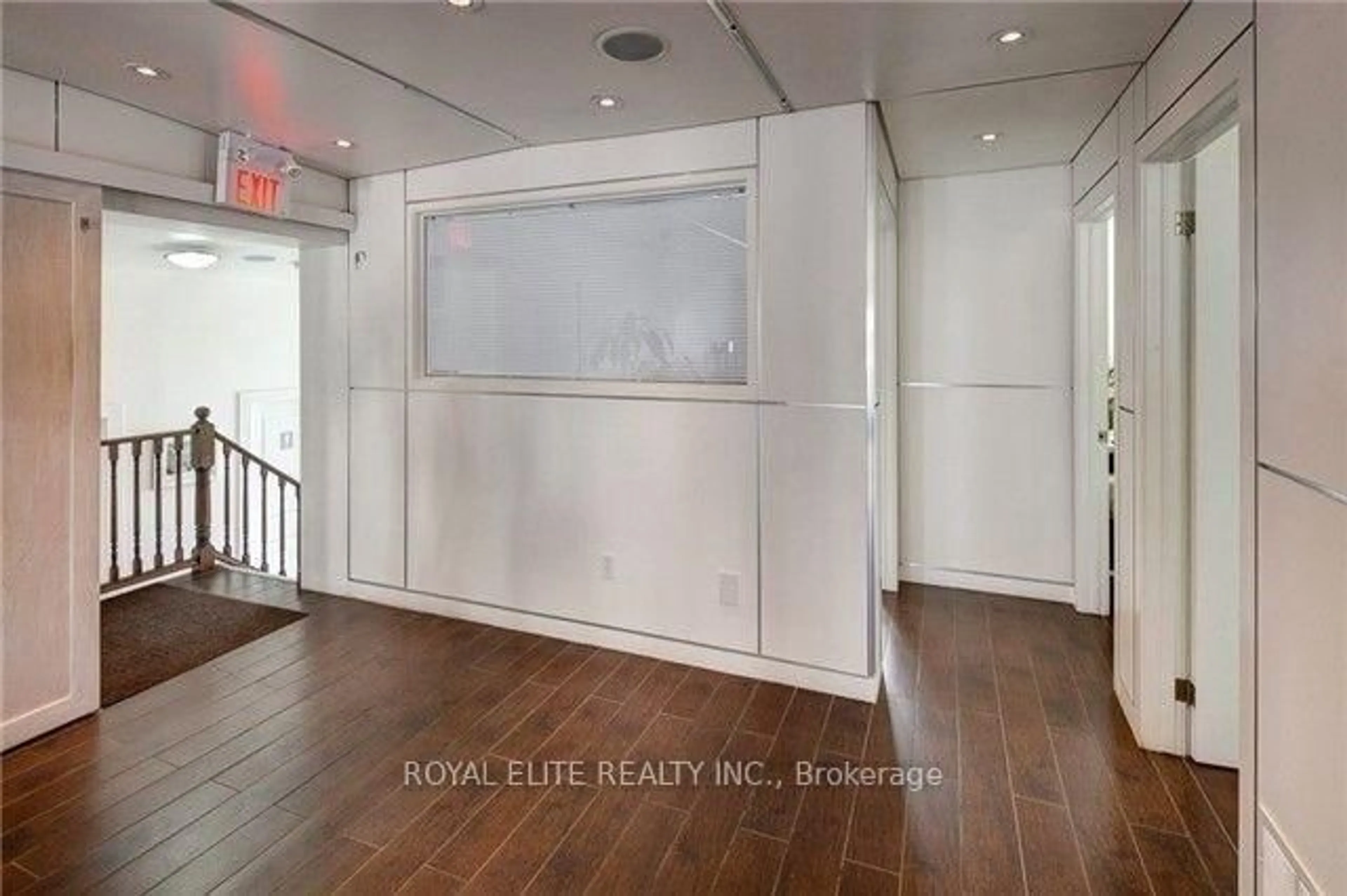 Indoor foyer for 89 Finch Ave, Toronto Ontario M2N 4R4