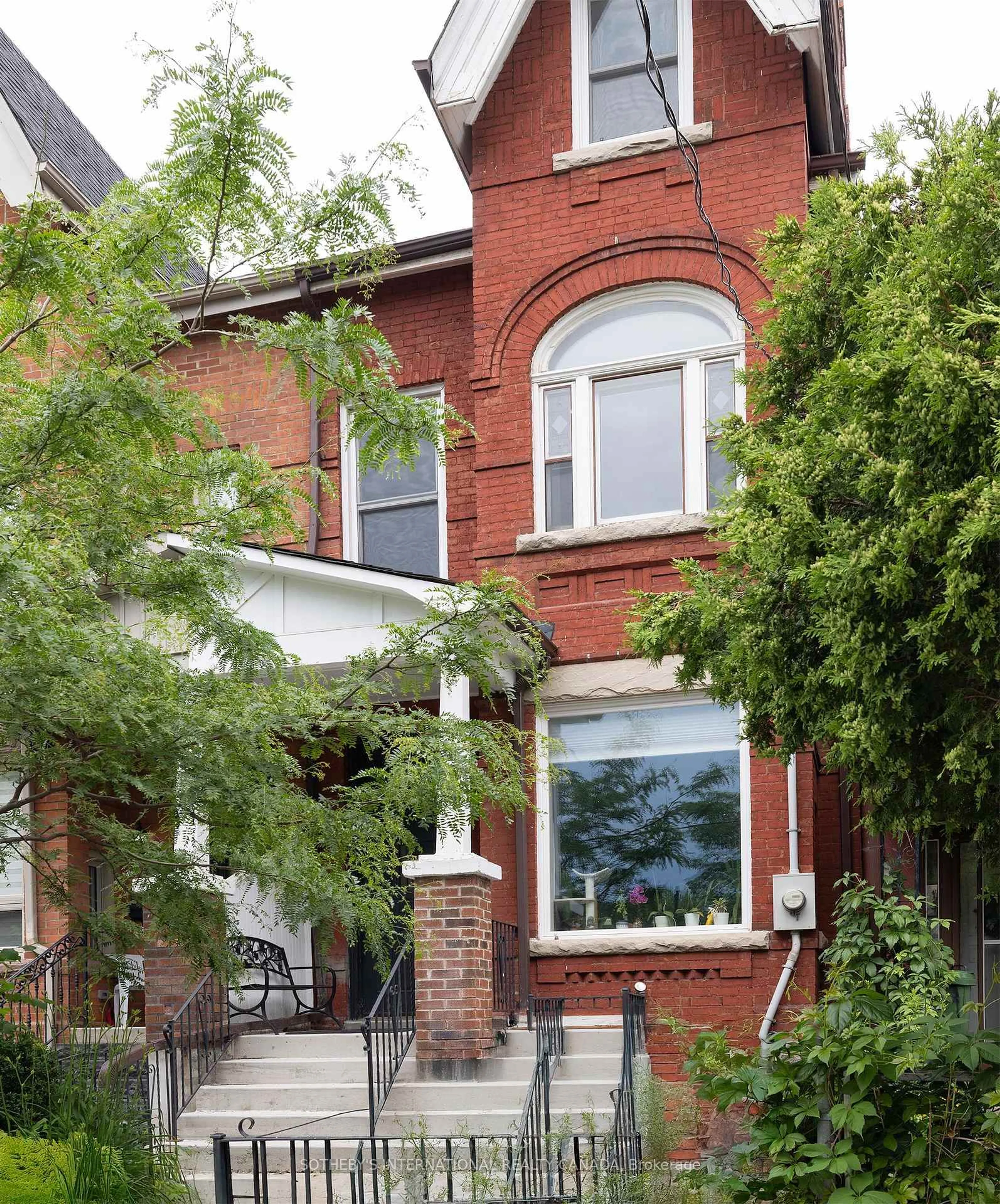 Home with brick exterior material, street for 31 Major St, Toronto Ontario M5S 2K9