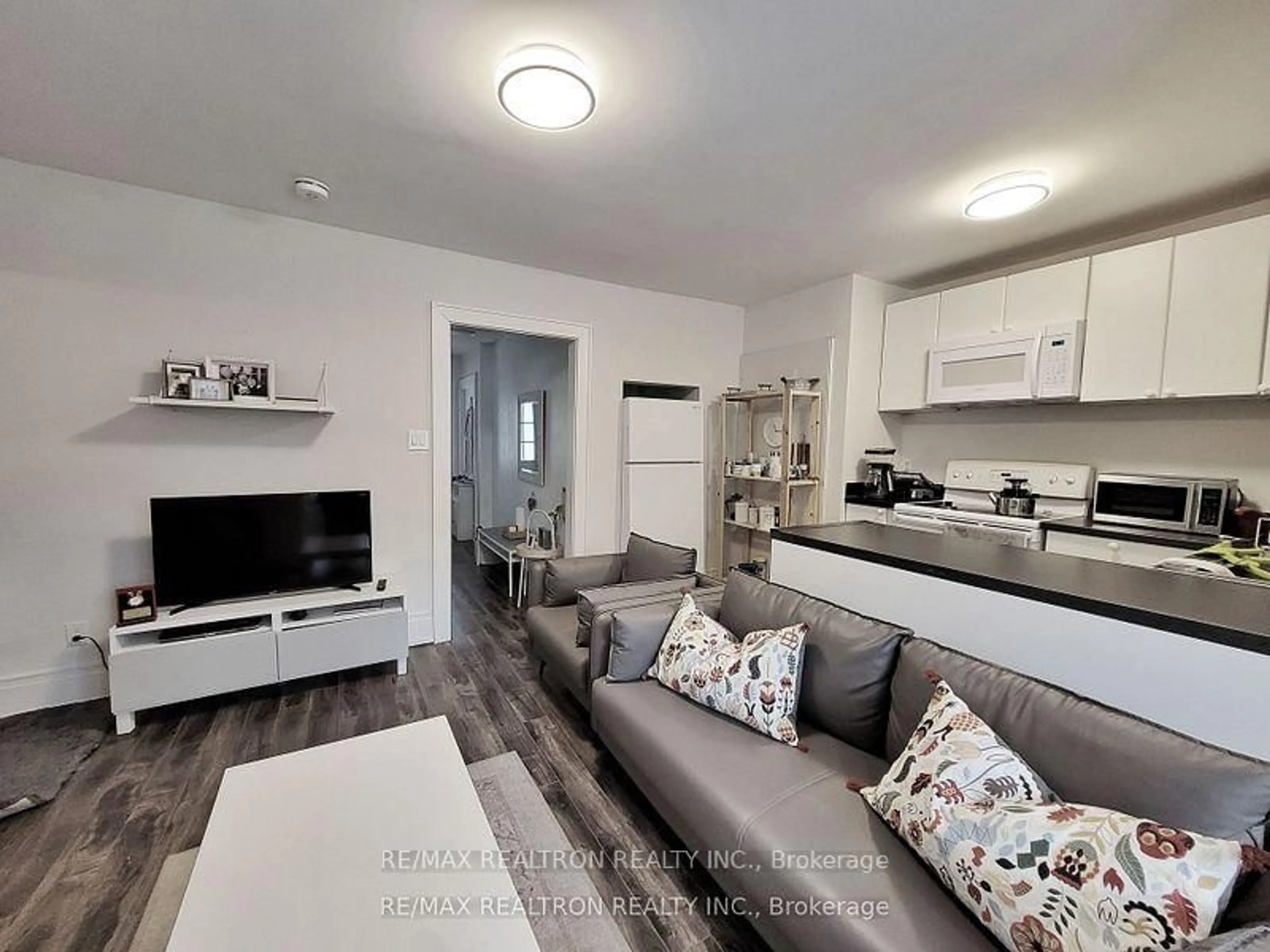 Living room with furniture, unknown for 185 Steeles Ave, Toronto Ontario M2M 3Y6