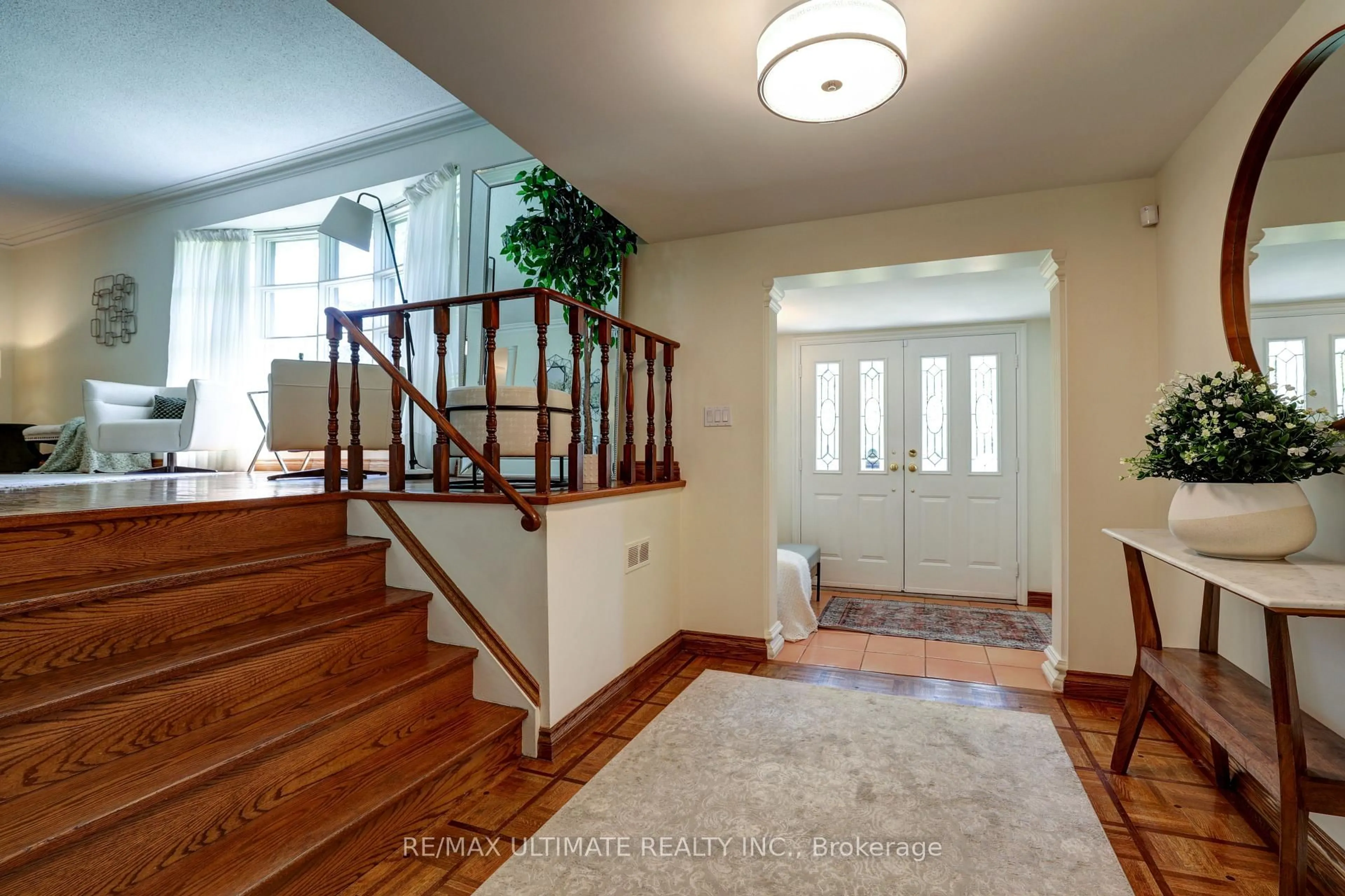 Indoor entryway for 206 Sloane Ave, Toronto Ontario M4A 2C6