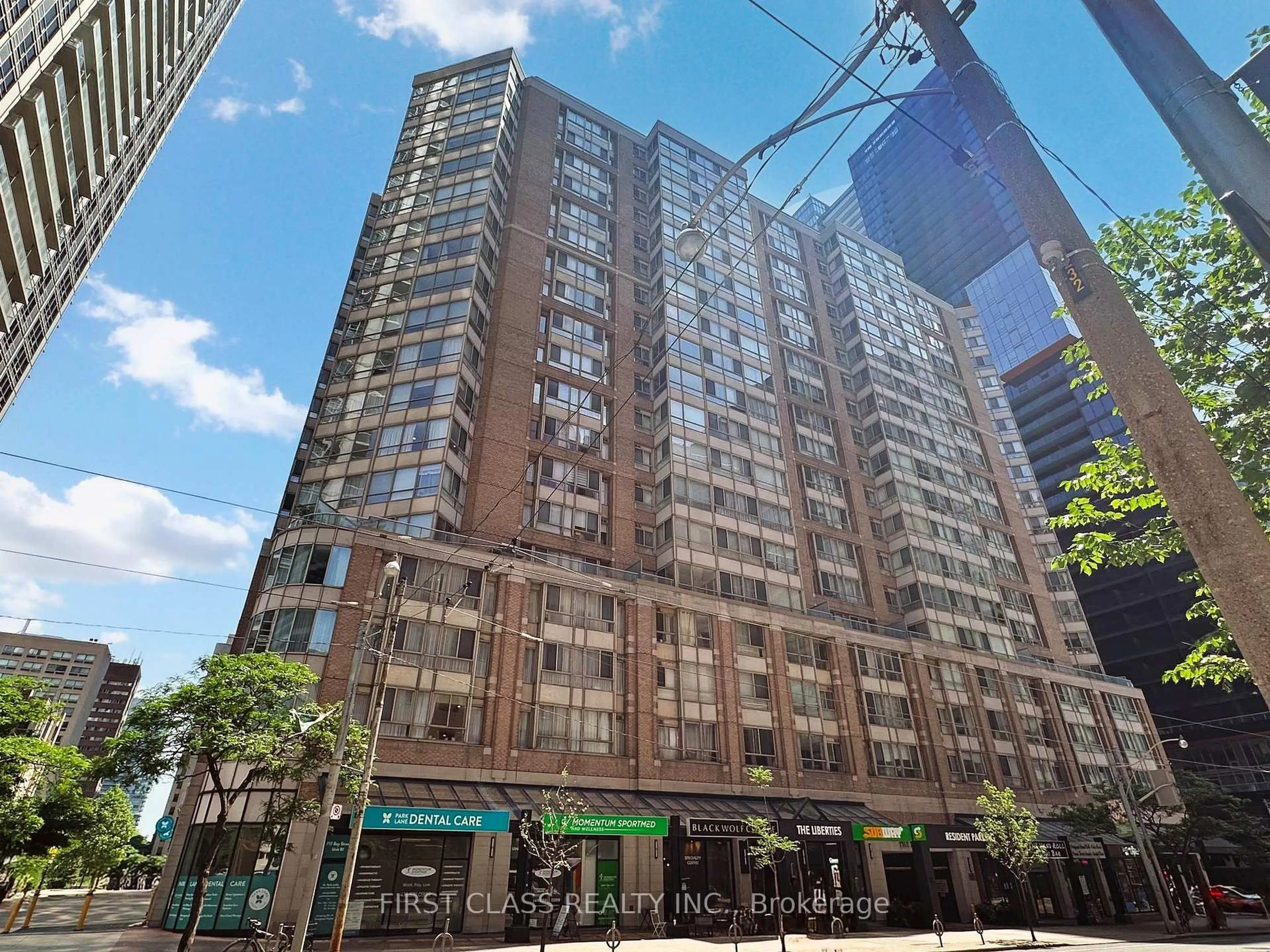 Unknown for 717 Bay Ave #303, Toronto Ontario M5G 2J9