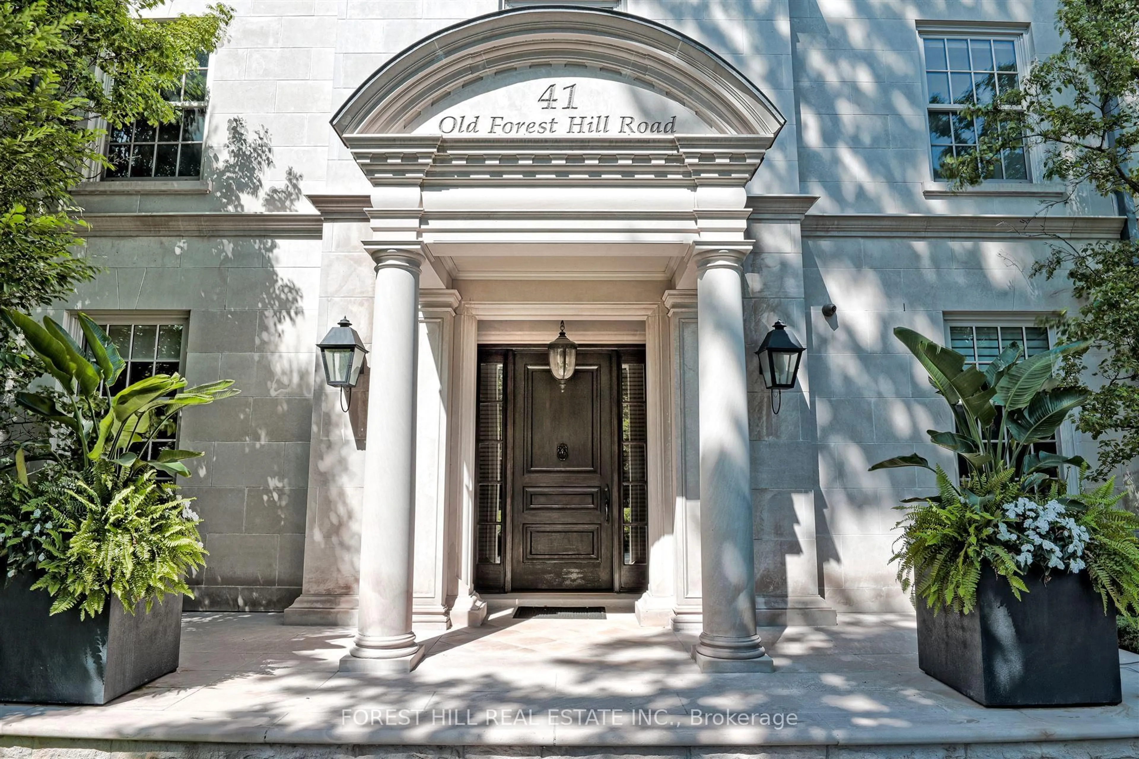 Indoor foyer for 41 Old Forest Hill Rd, Toronto Ontario M5P 2P8
