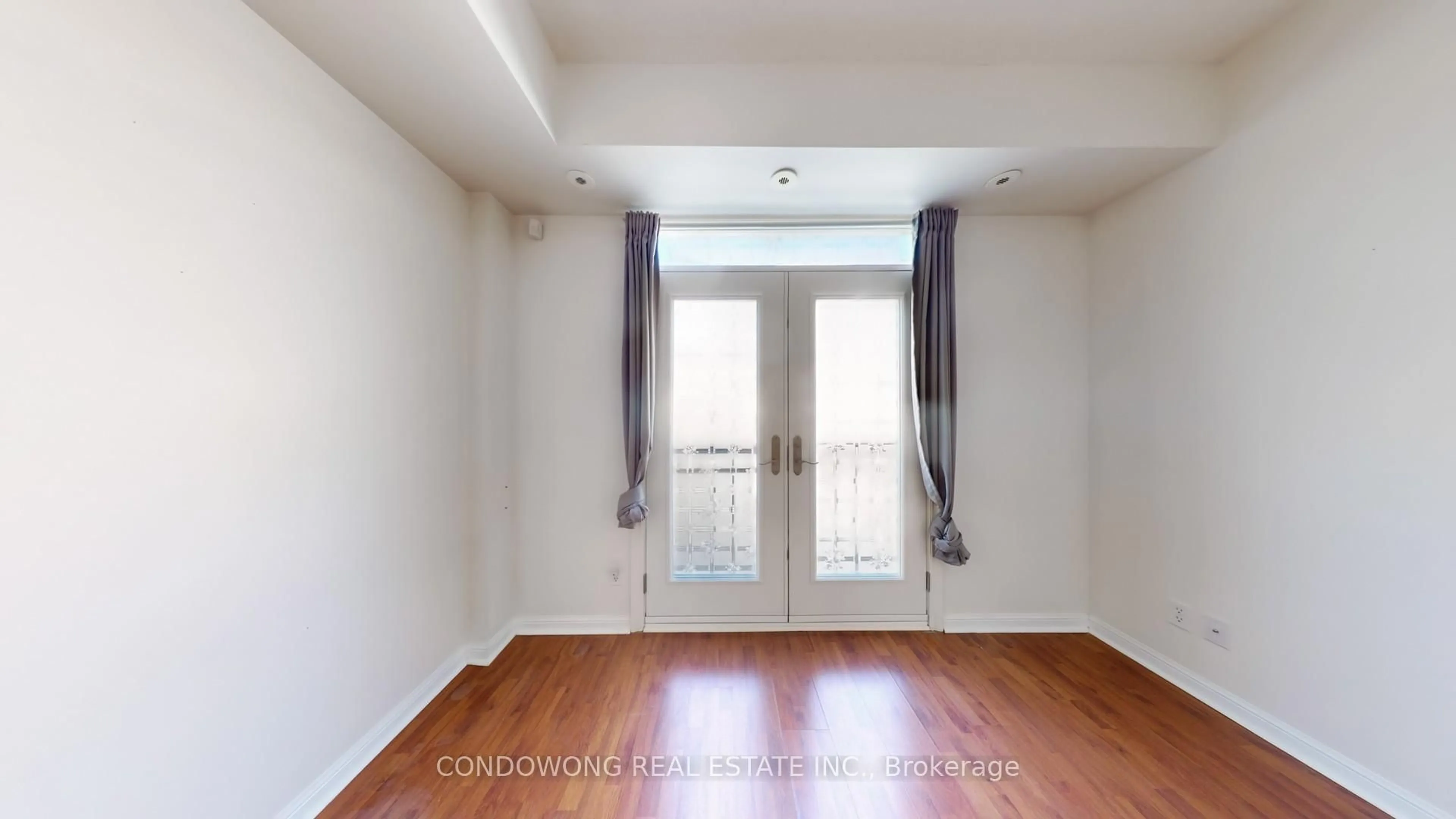 A pic of a room for 78 Carr St #25, Toronto Ontario M5T 1B7