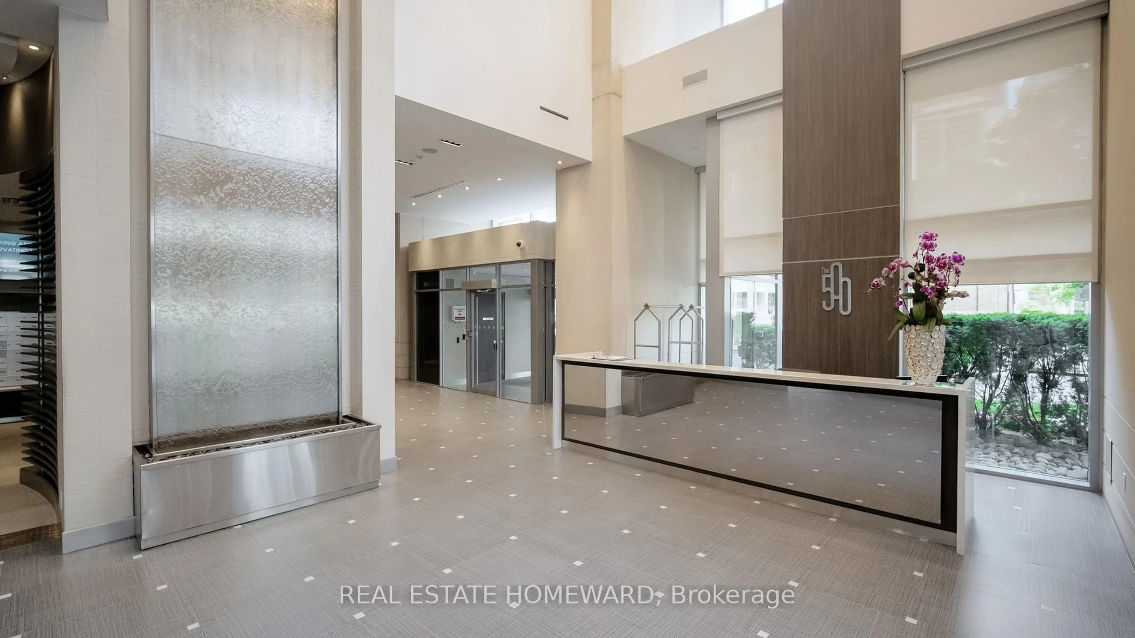Indoor foyer for 500 Sherbourne St #2010, Toronto Ontario M4X 1K9