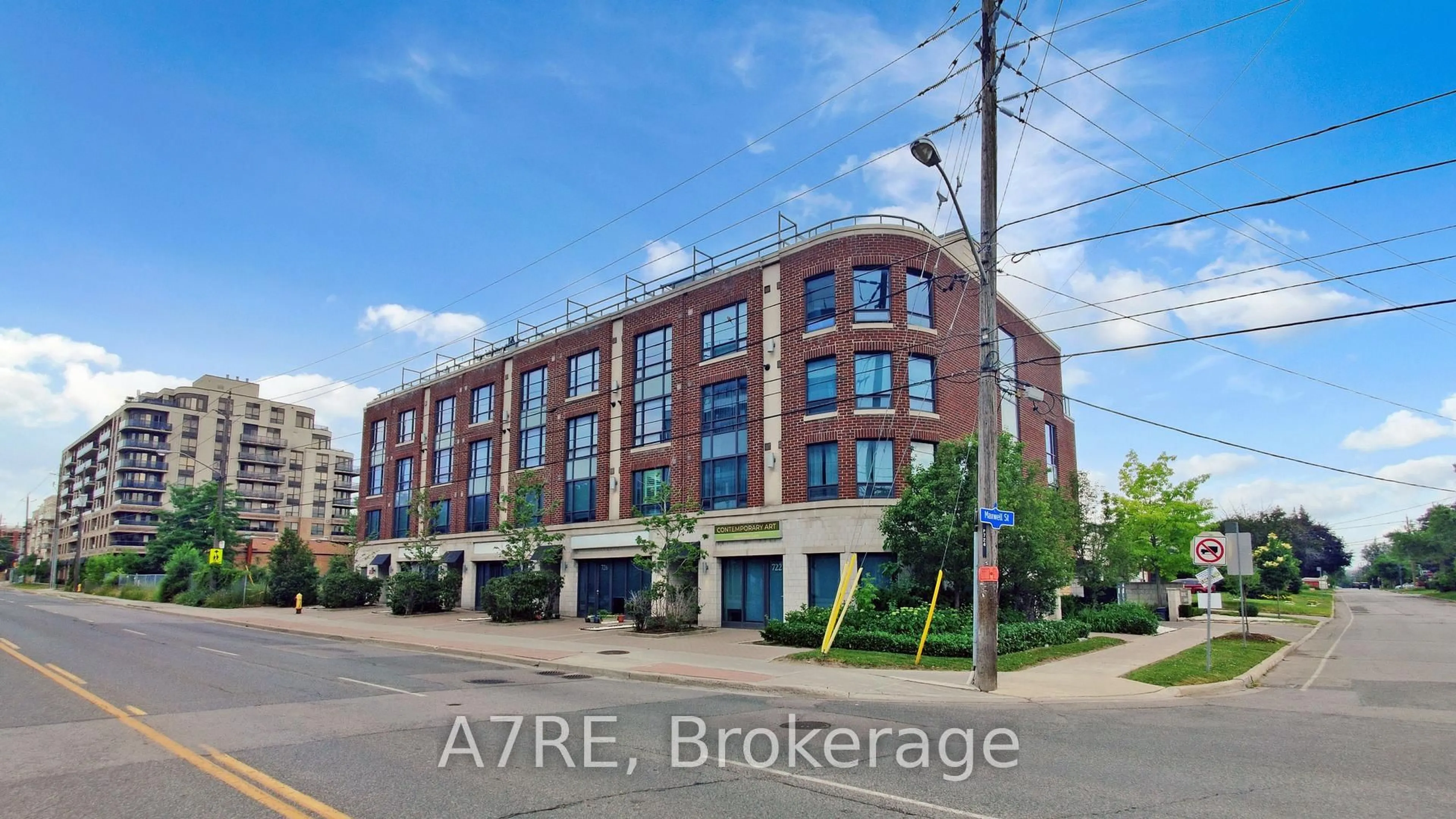 A pic from outside/outdoor area/front of a property/back of a property/a pic from drone, building for 724 Sheppard Ave #203, Toronto Ontario M3H 2S8