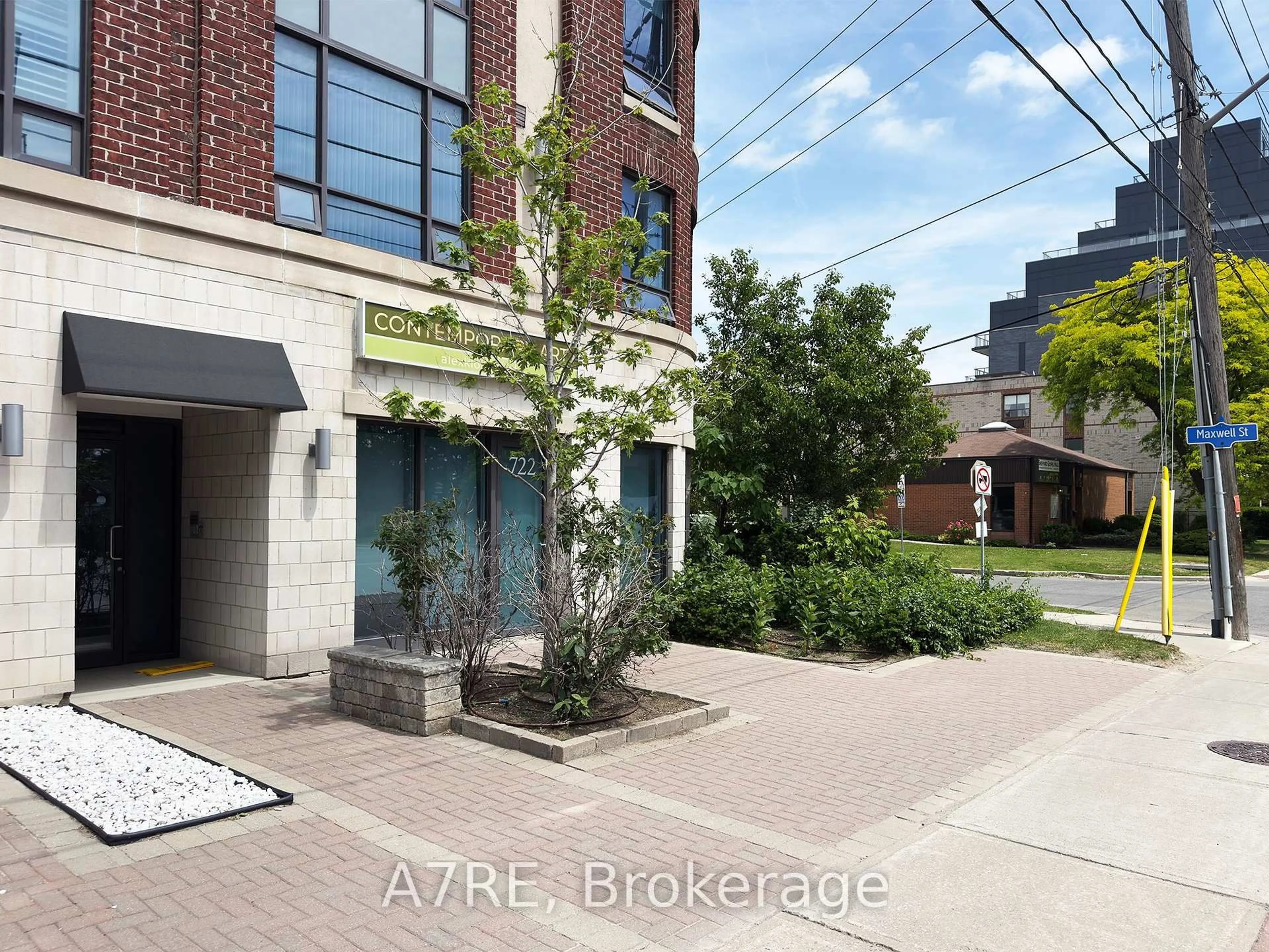 Unknown for 724 Sheppard Ave #203, Toronto Ontario M3H 2S8
