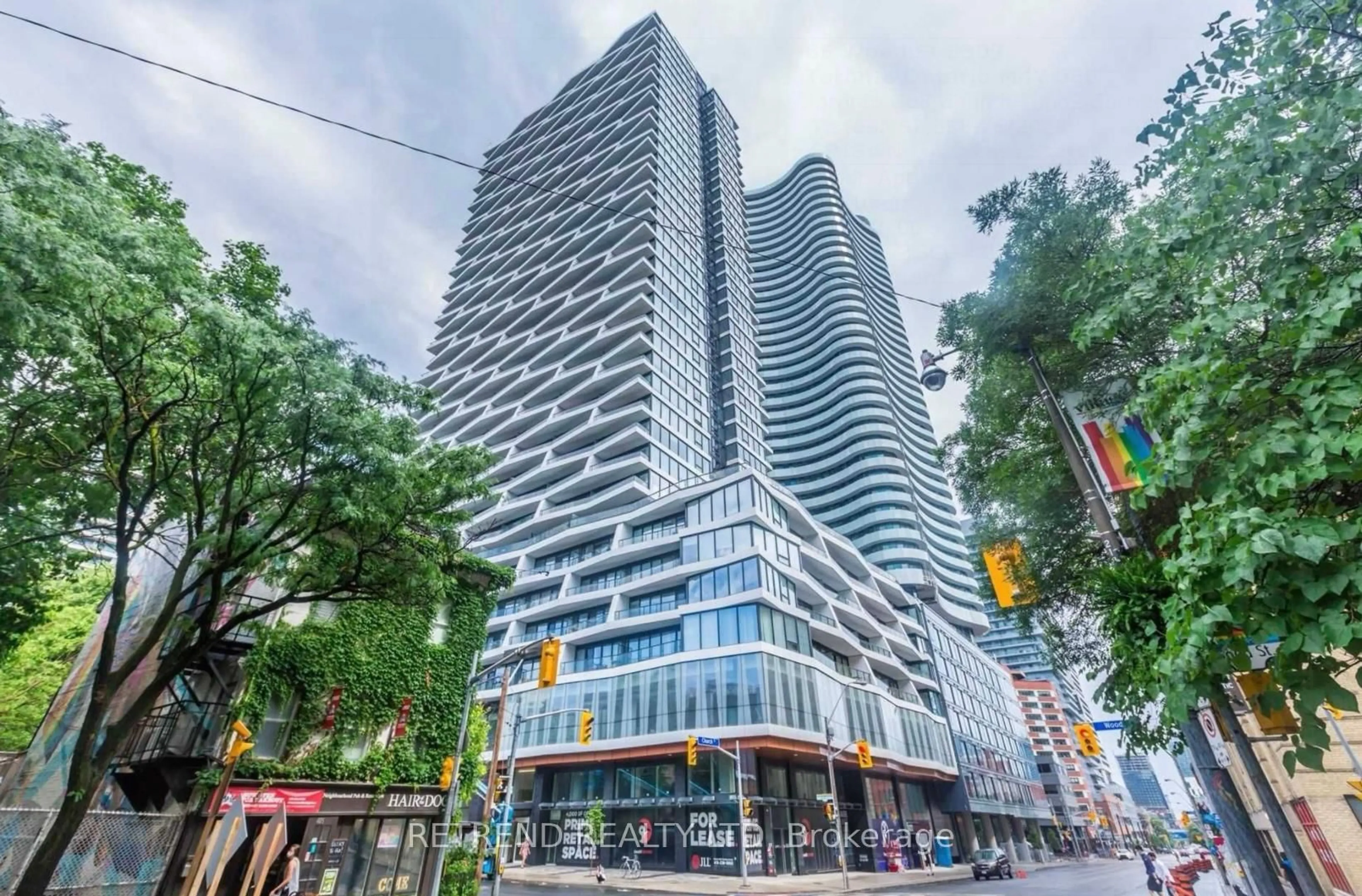 Patio, building for 85 Wood St #1107, Toronto Ontario M4Y 0E8